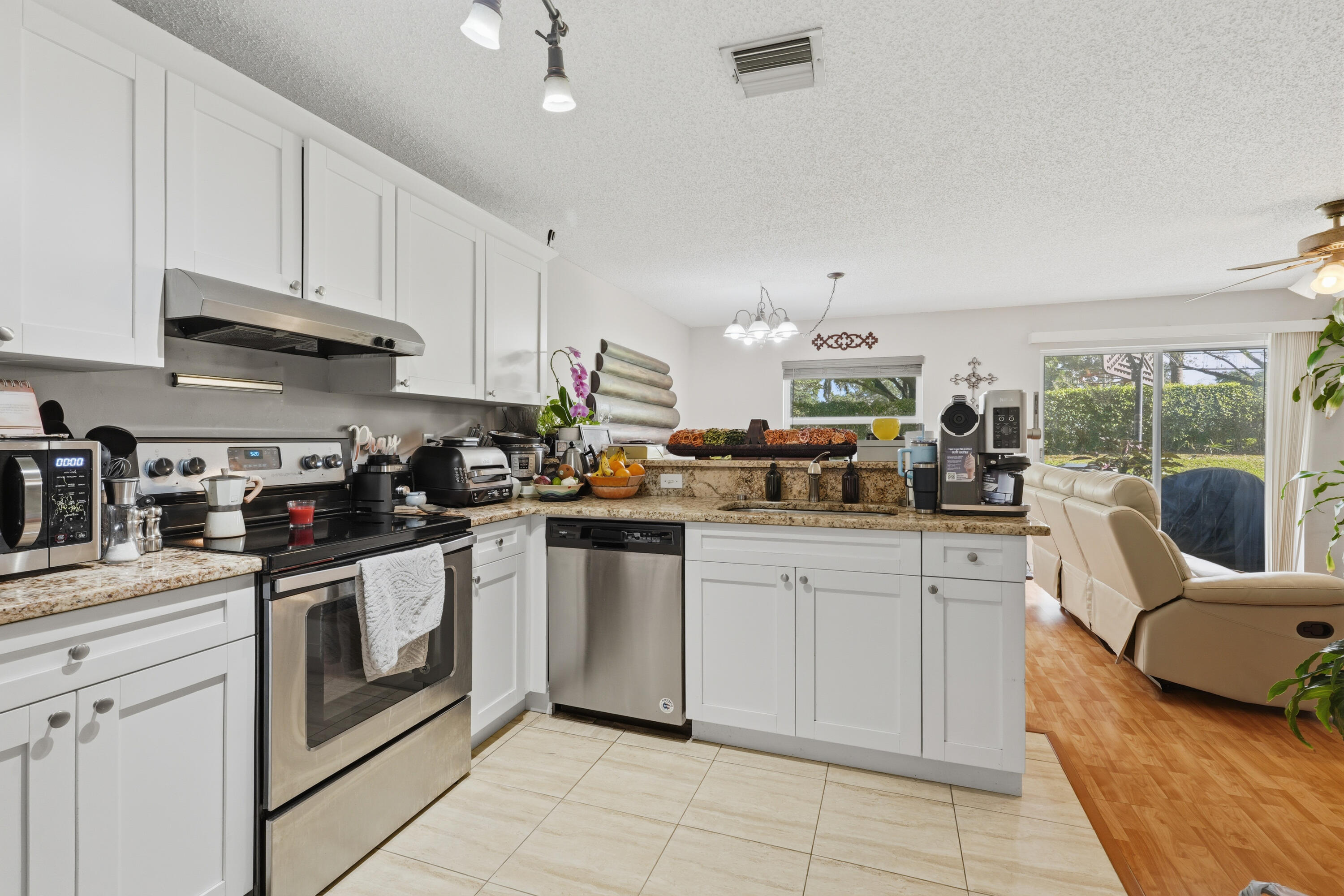 6929 Willow Creek Run Property Photo 7