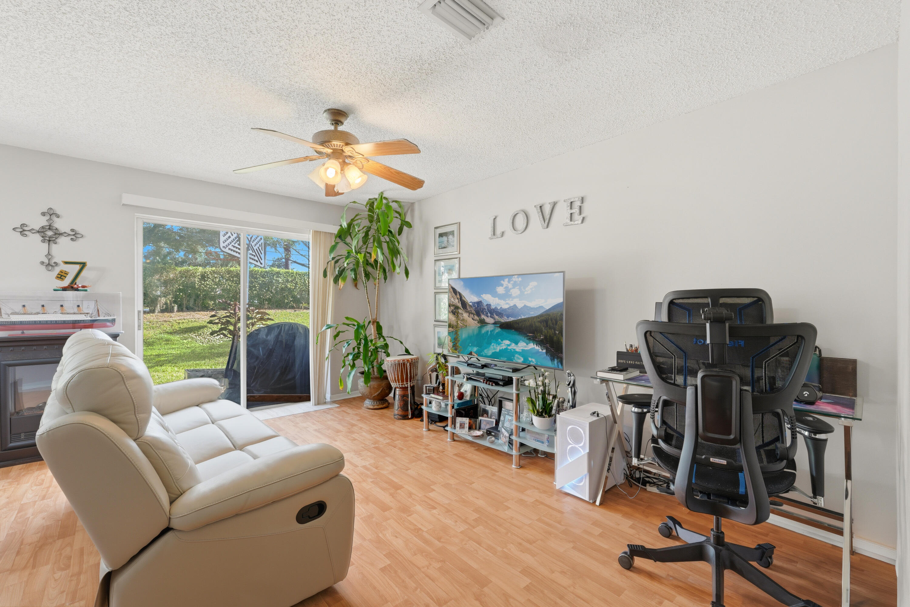 6929 Willow Creek Run Property Photo 9