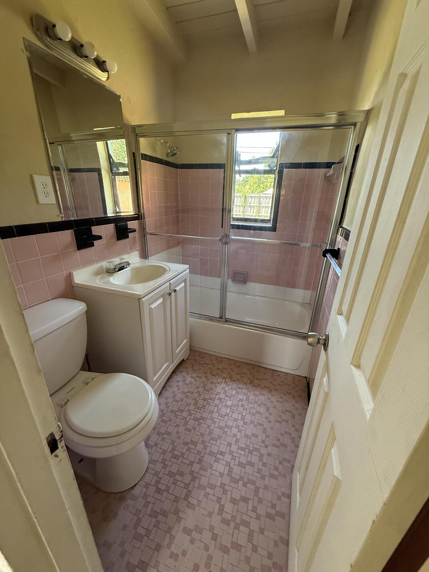 2349 Nw 13th Court Property Photo 5