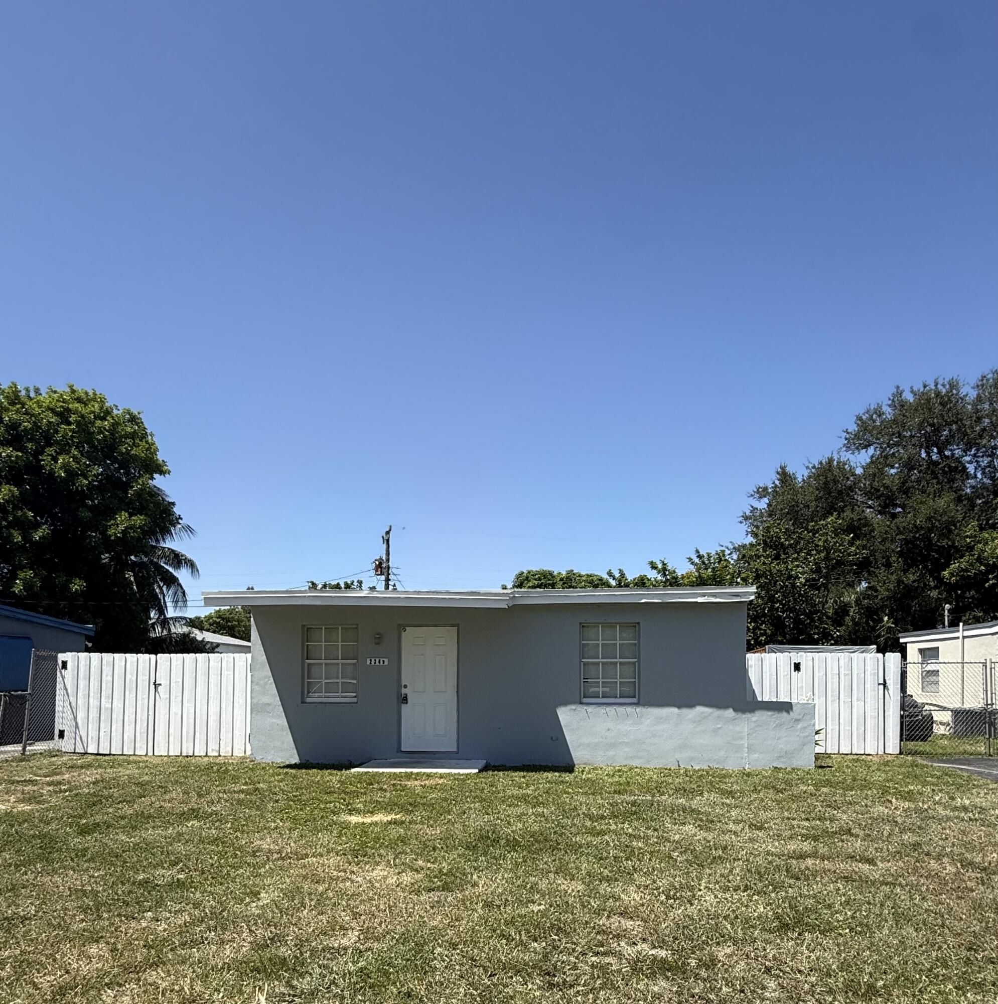 2349 Nw 13th Court Property Photo 6