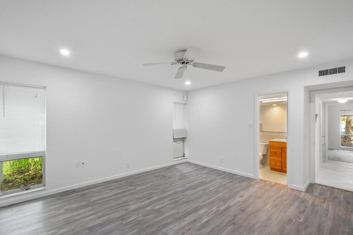4704 Queen Palm Lane Property Photo 18