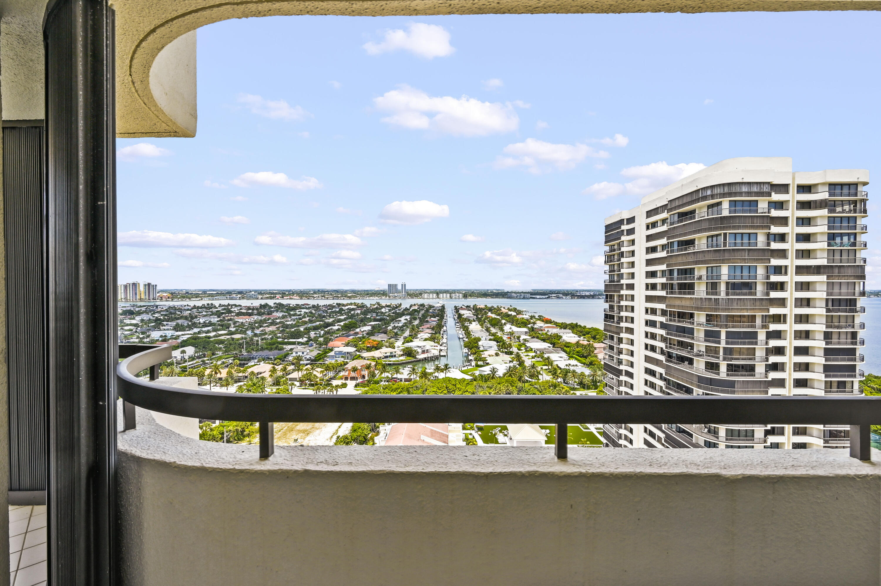 4000 N Ocean Drive 2004 Property Photo 42