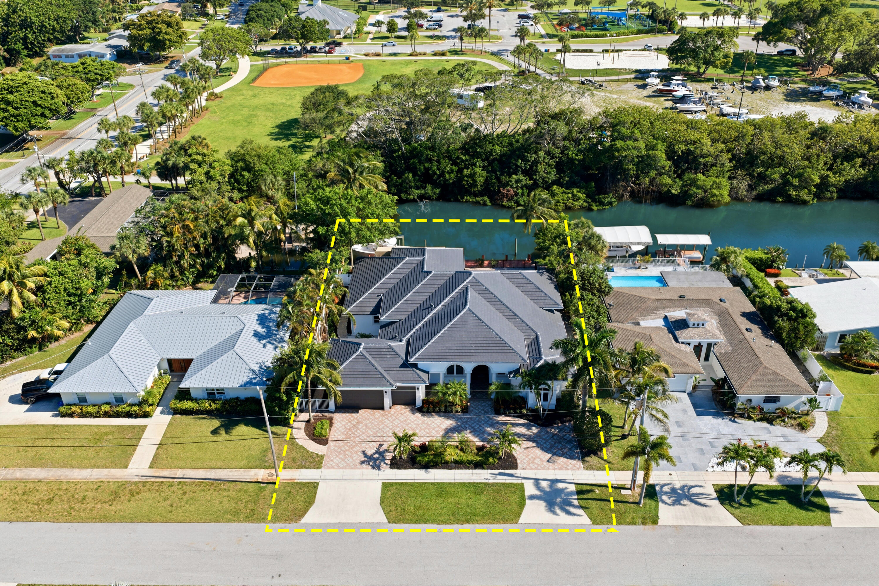 608 Inlet Road Property Photo 1
