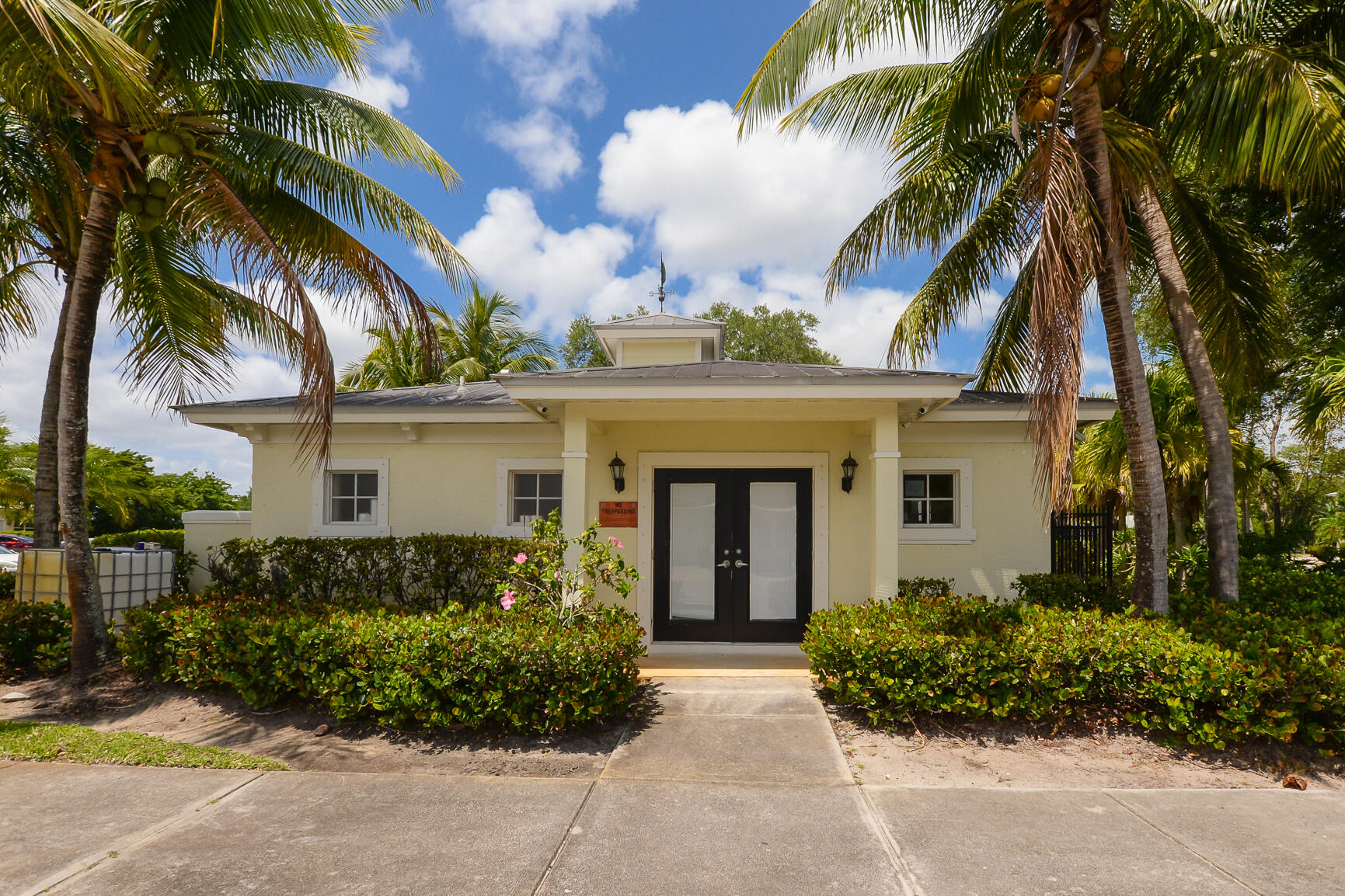 3904 Sabal Way Property Photo 8