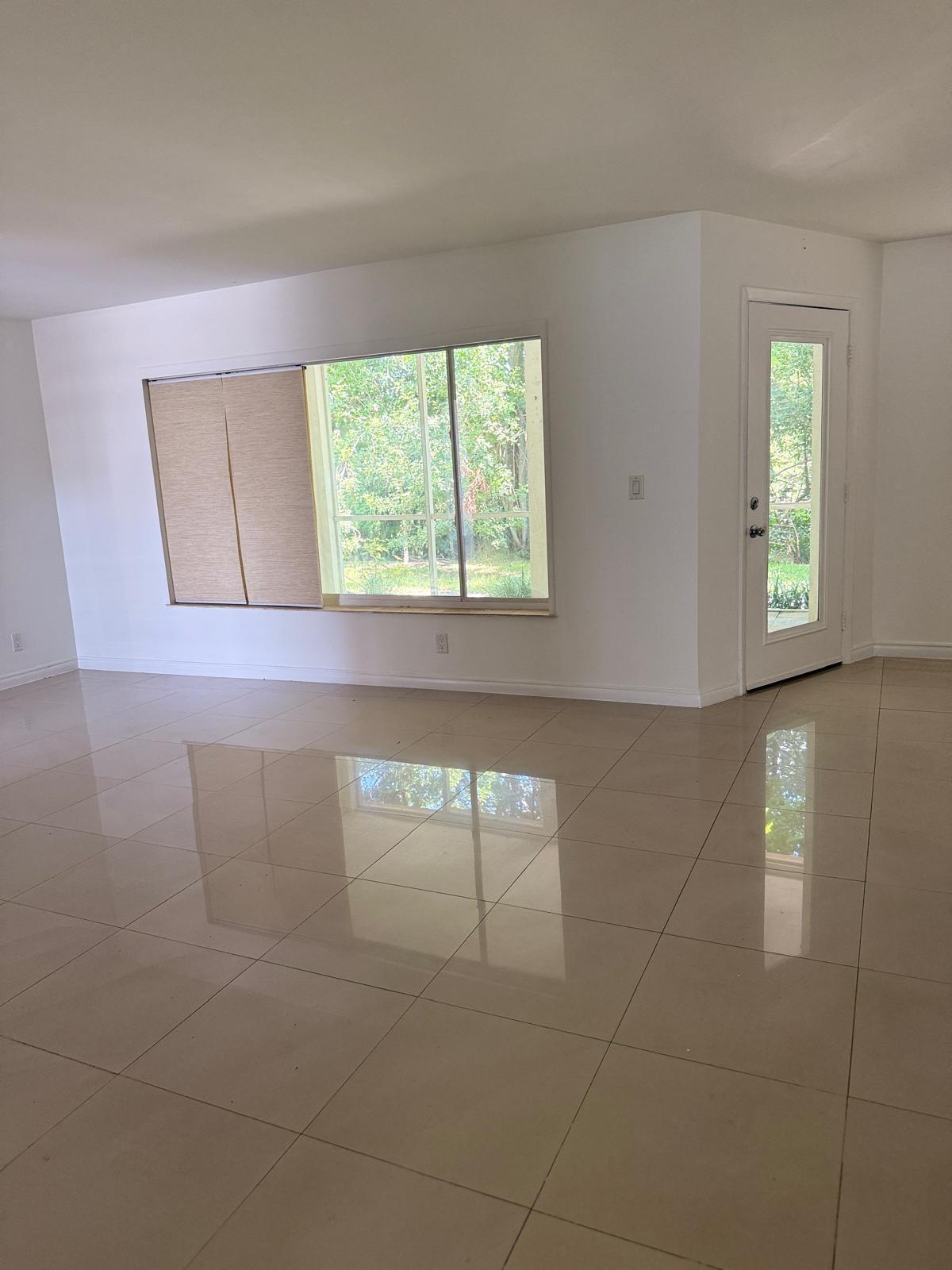 815 West Boynton Beach Boulevard 15-103 Property Photo 3