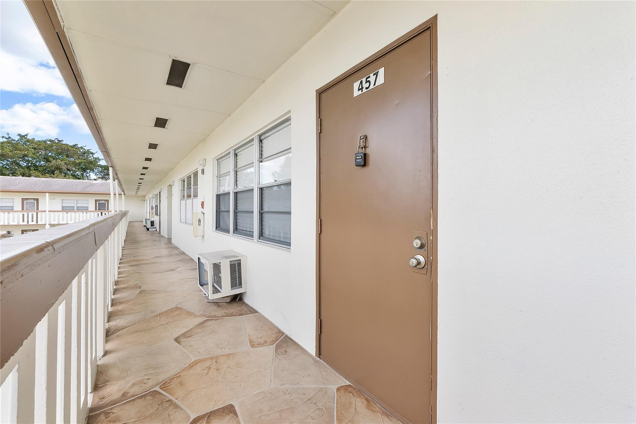 457 Mansfield 457 Property Photo 11