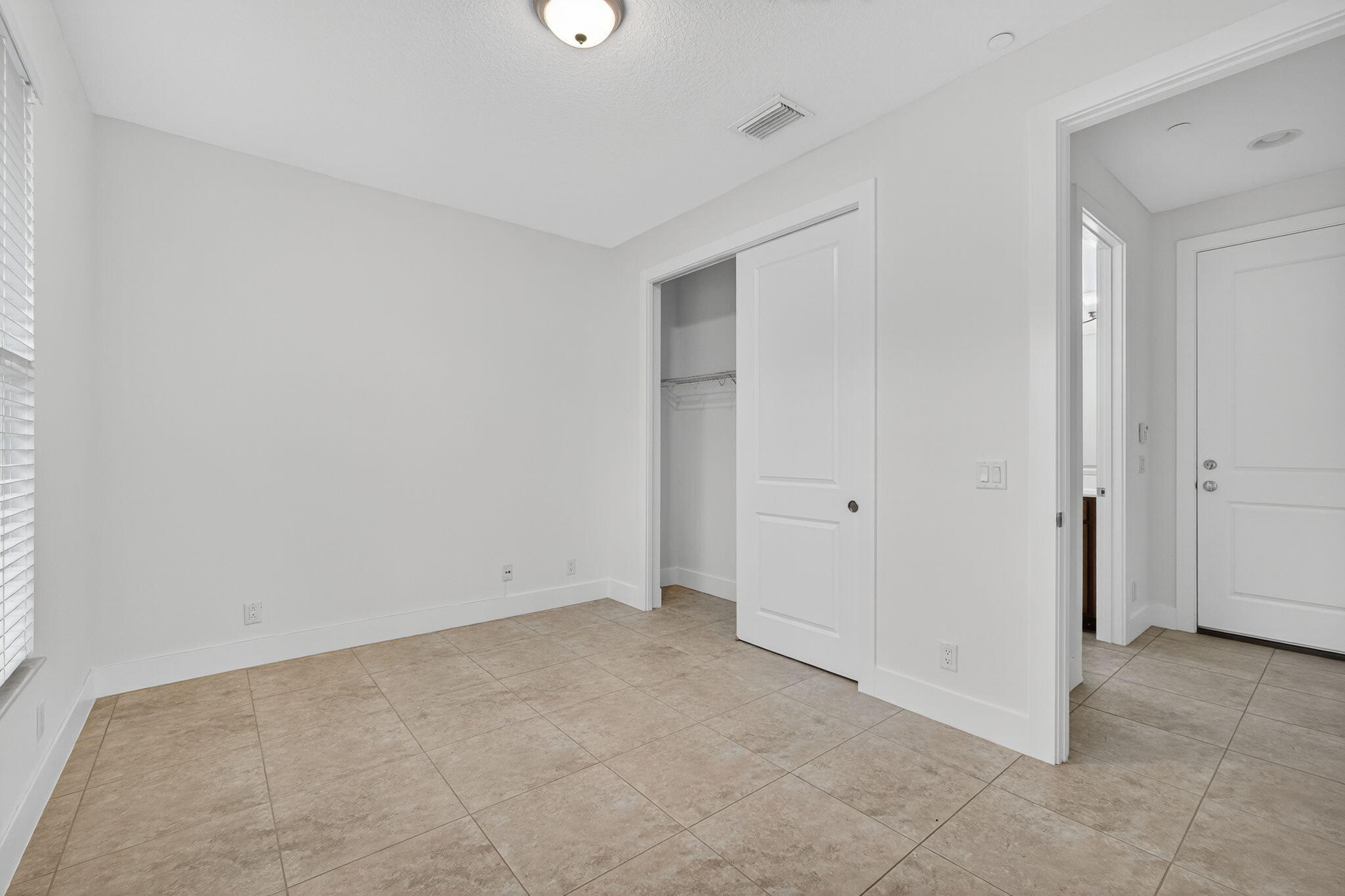 7089 Edison Place Property Photo 6