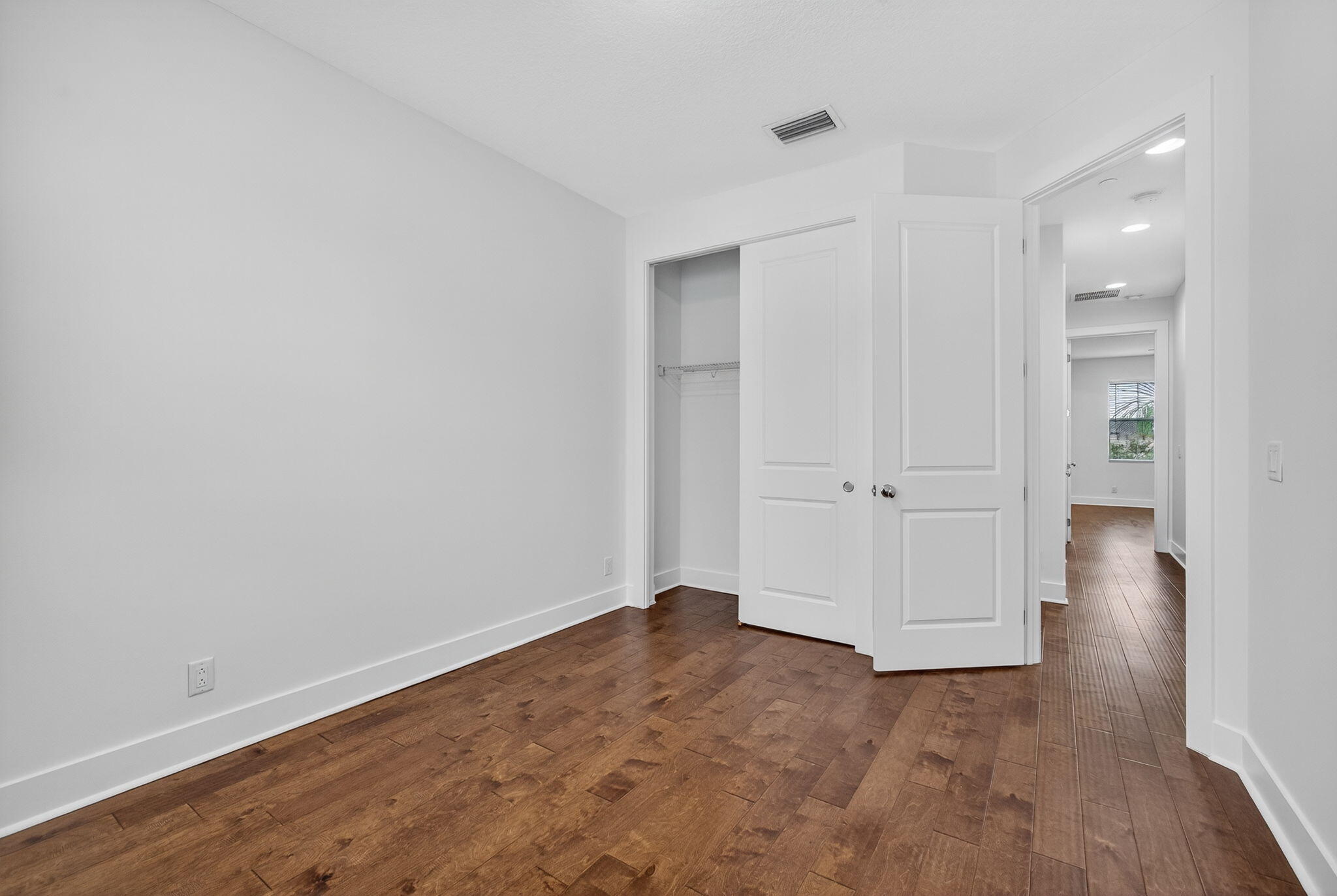 7089 Edison Place Property Photo 32