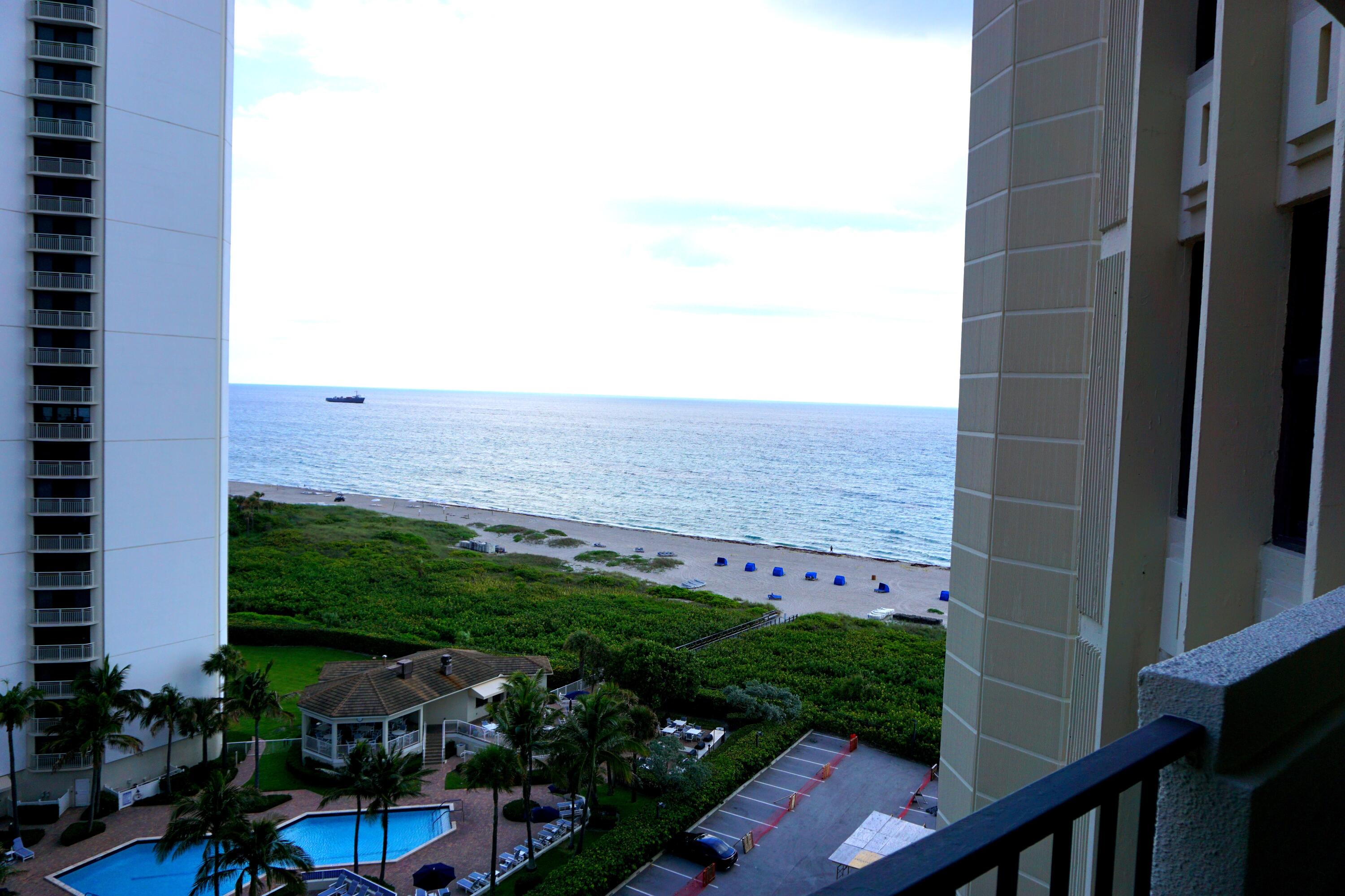 2800 N Ocean Drive B-12c Property Photo 5