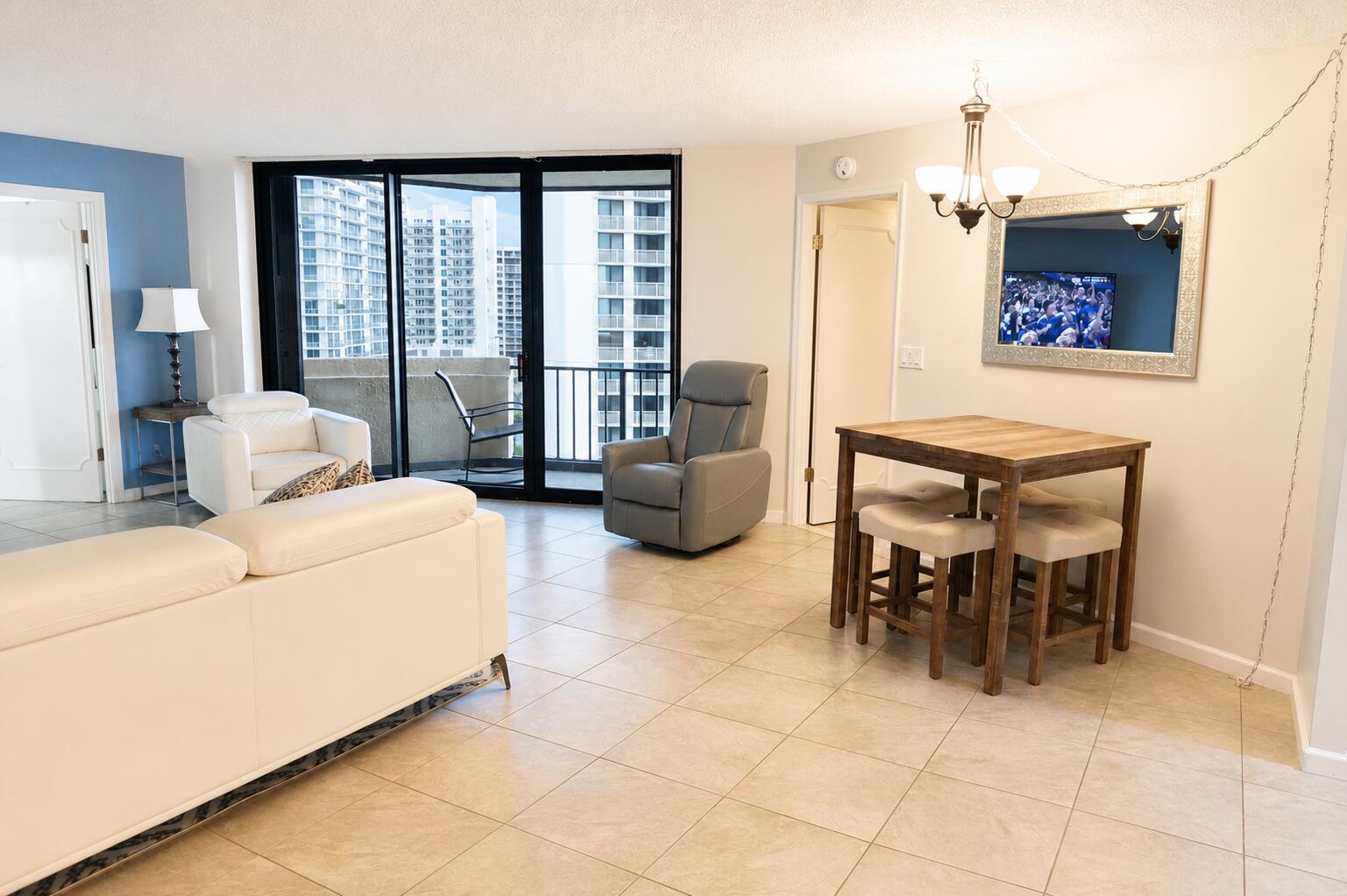 2800 N Ocean Drive B-12c Property Photo 8