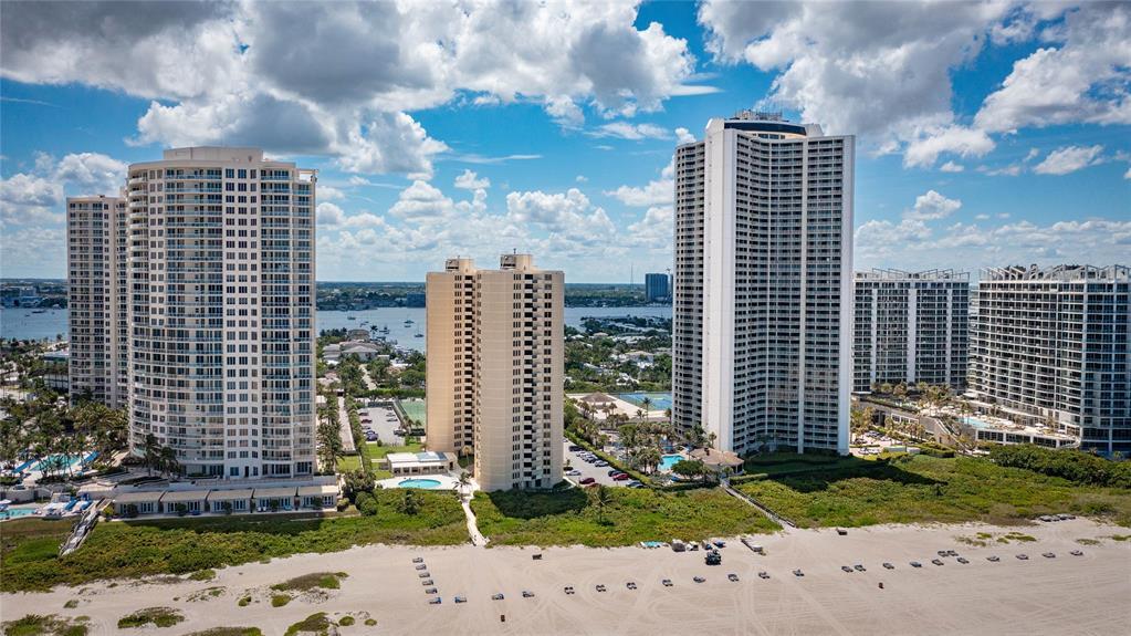 2800 N Ocean Drive B-12c Property Photo 25