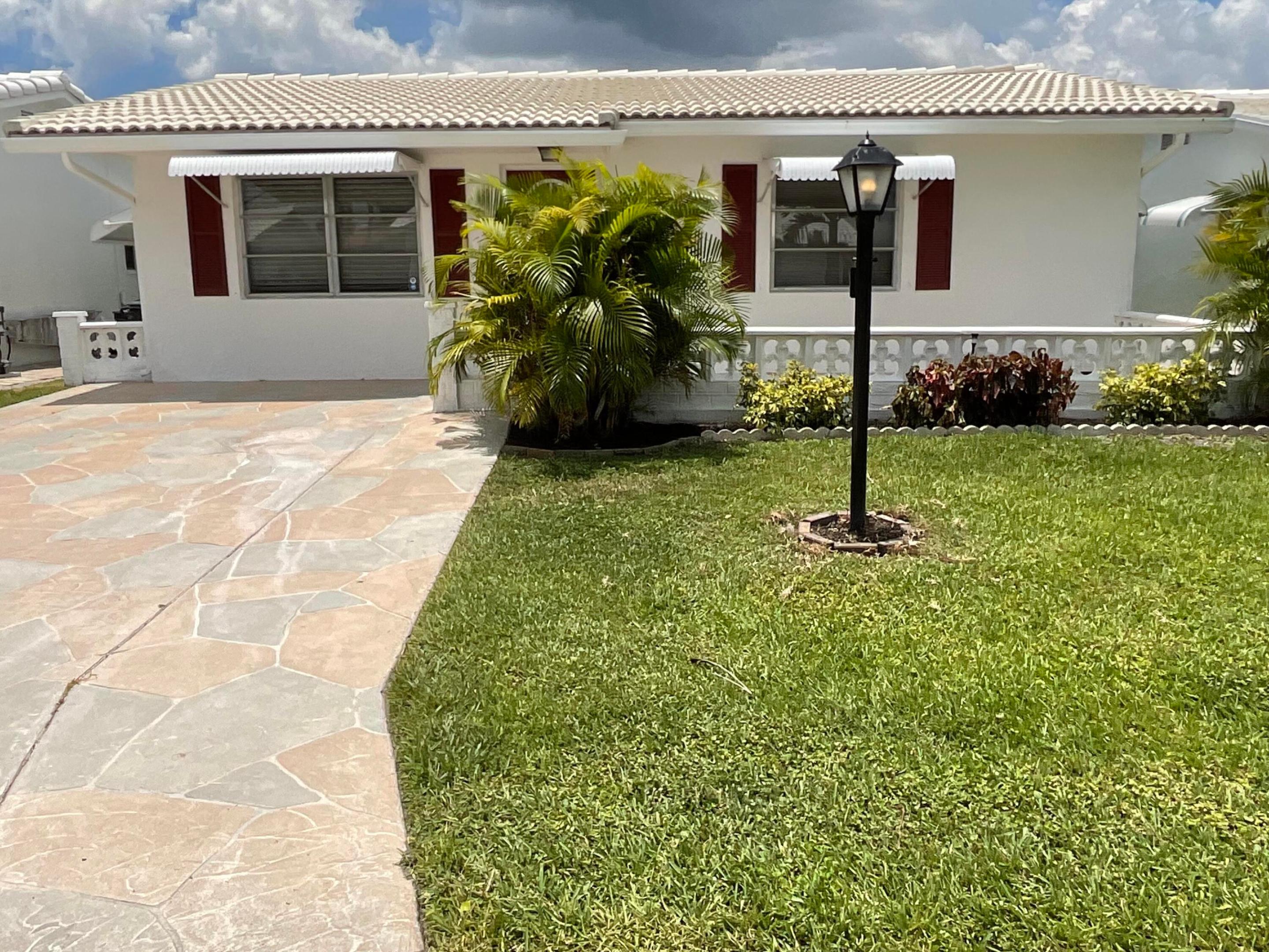 2016 SW 16th Avenue Property Photo 1