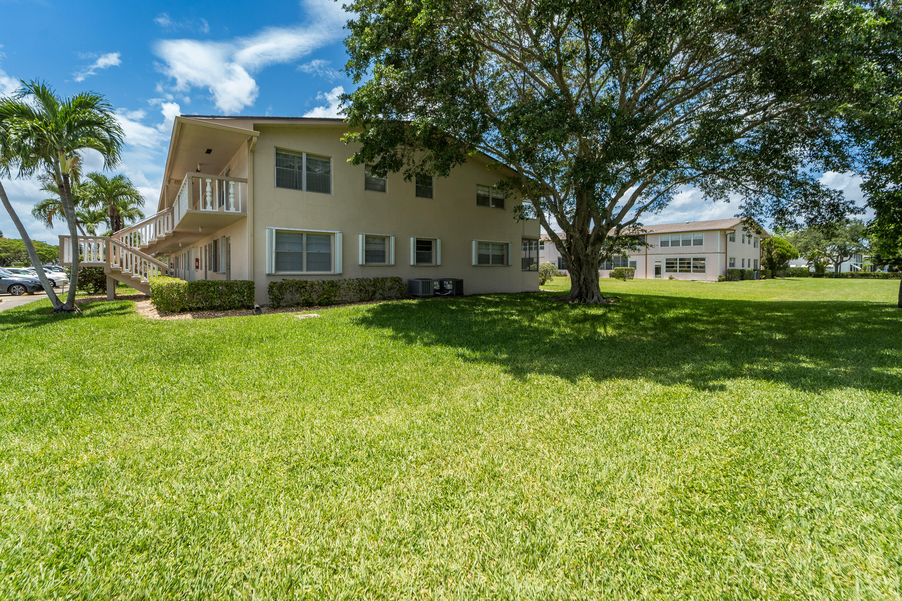 170 Kent J Property Photo 4