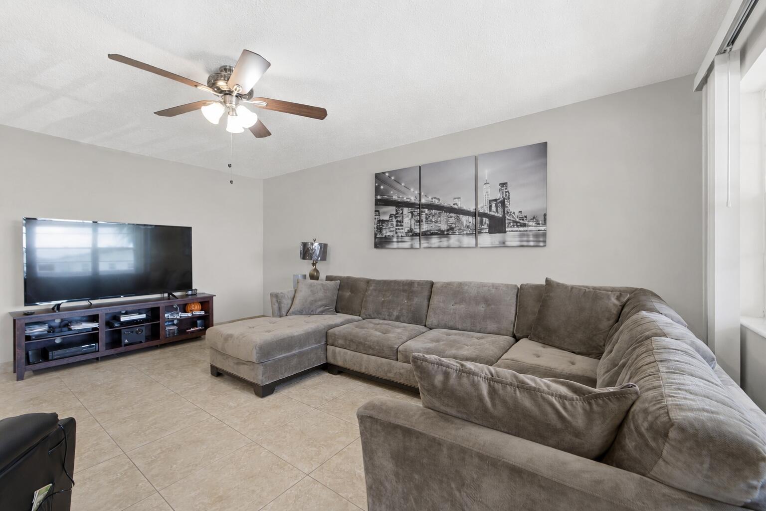 170 Kent J Property Photo 10