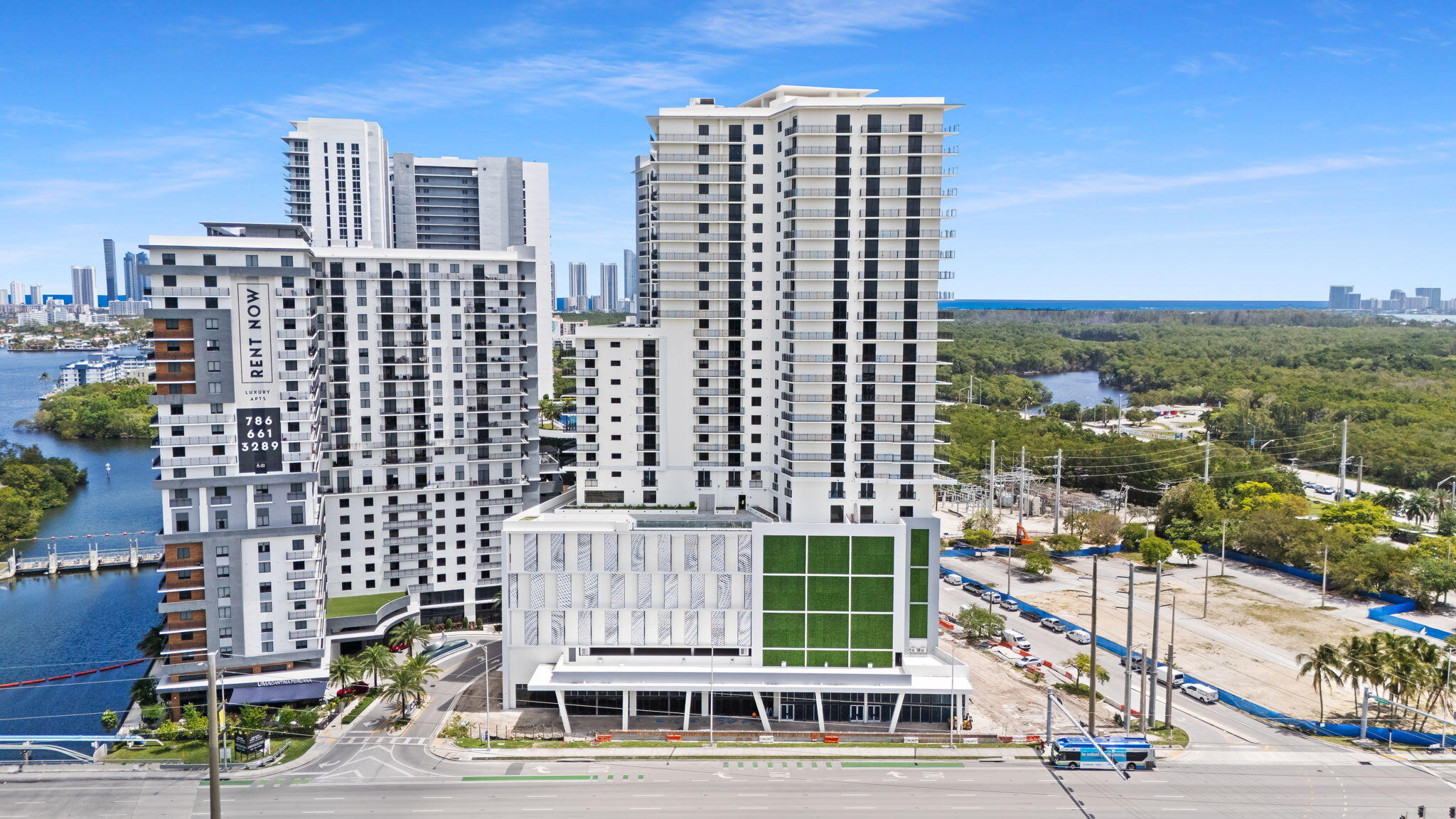16375 Biscayne Boulevard Property Photo 2