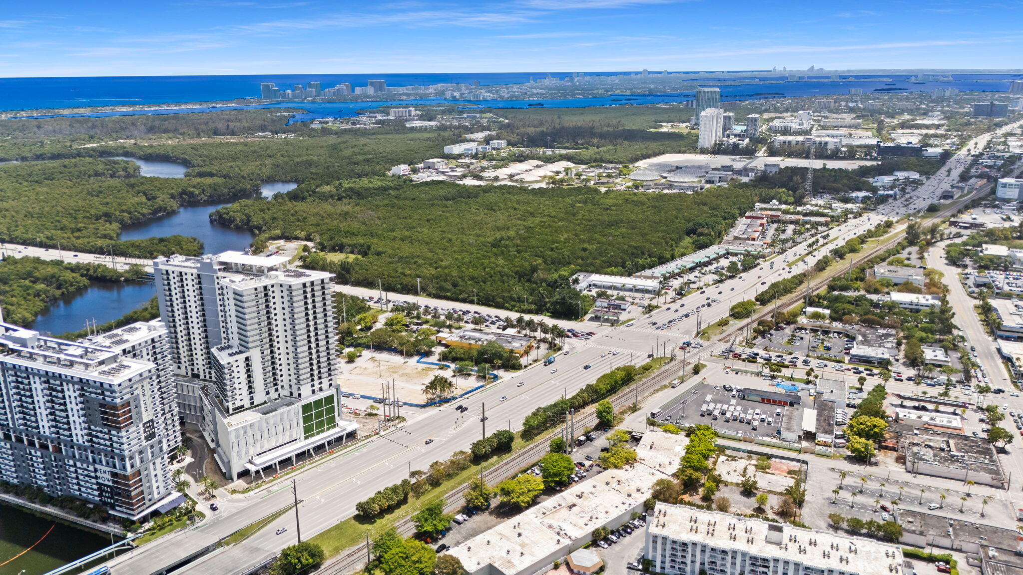 16375 Biscayne Boulevard Property Photo 4