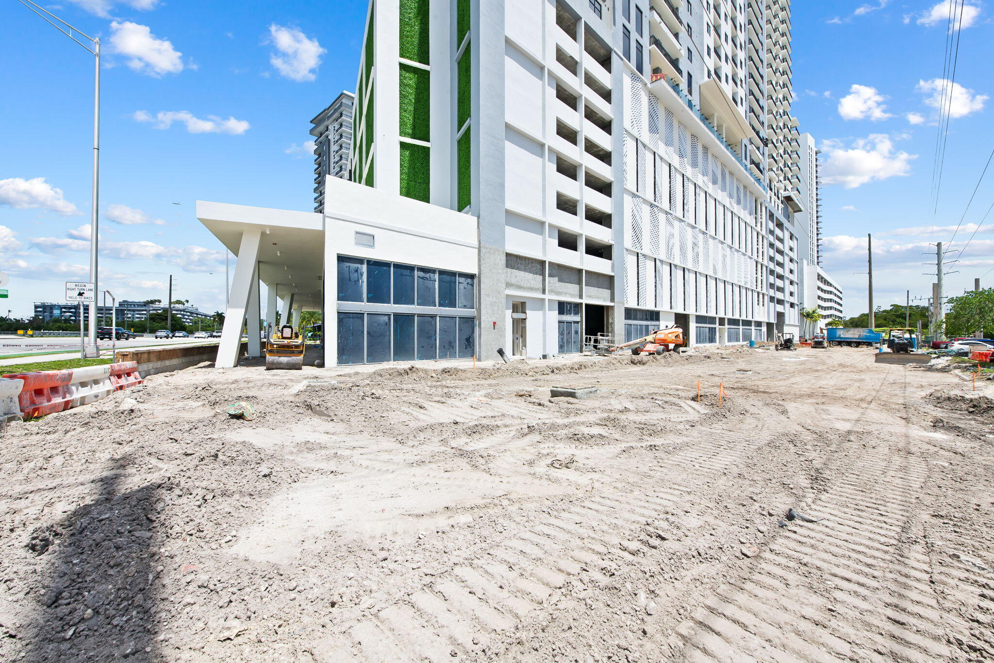 16375 Biscayne Boulevard Property Photo 8