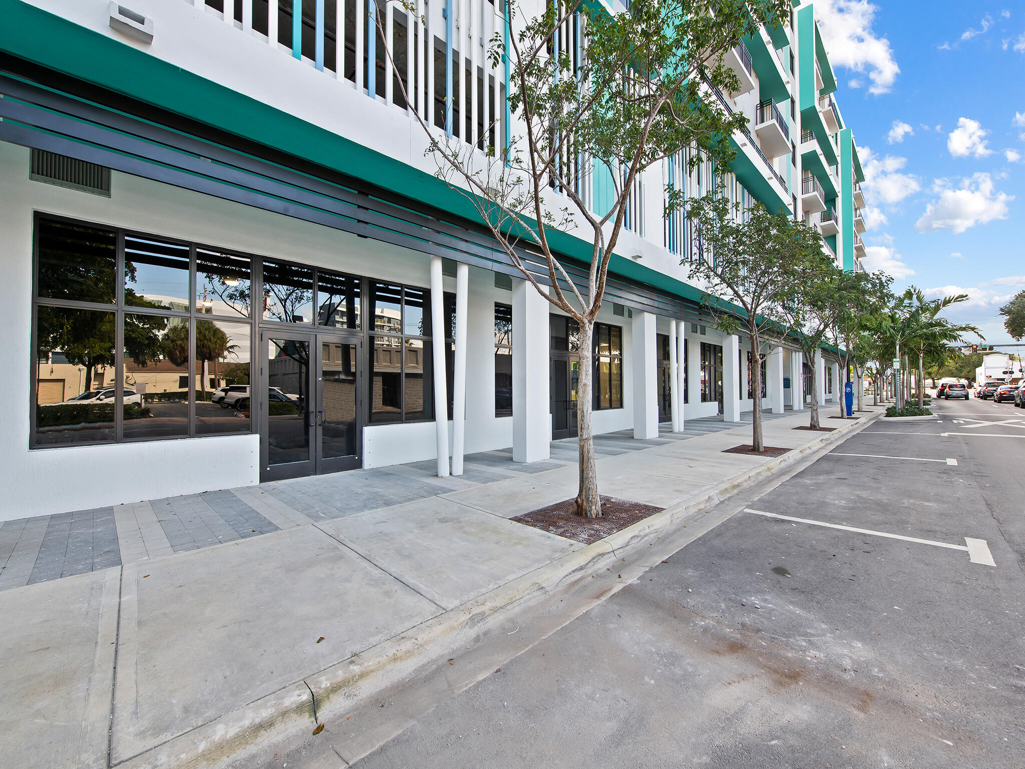 2001 Hollywood Boulevard Property Photo 38
