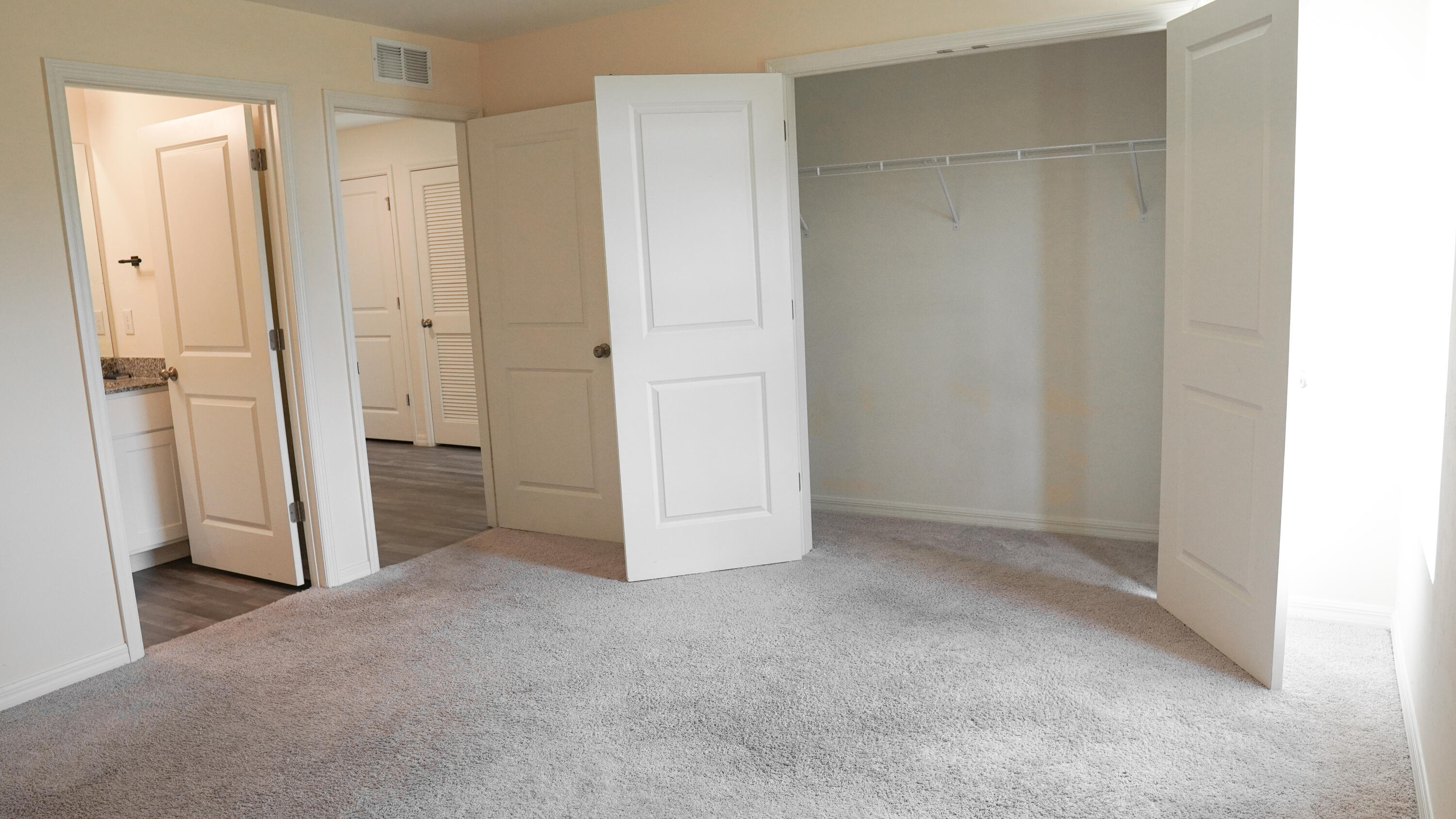 26 Ne 12th Terrace Property Photo 11