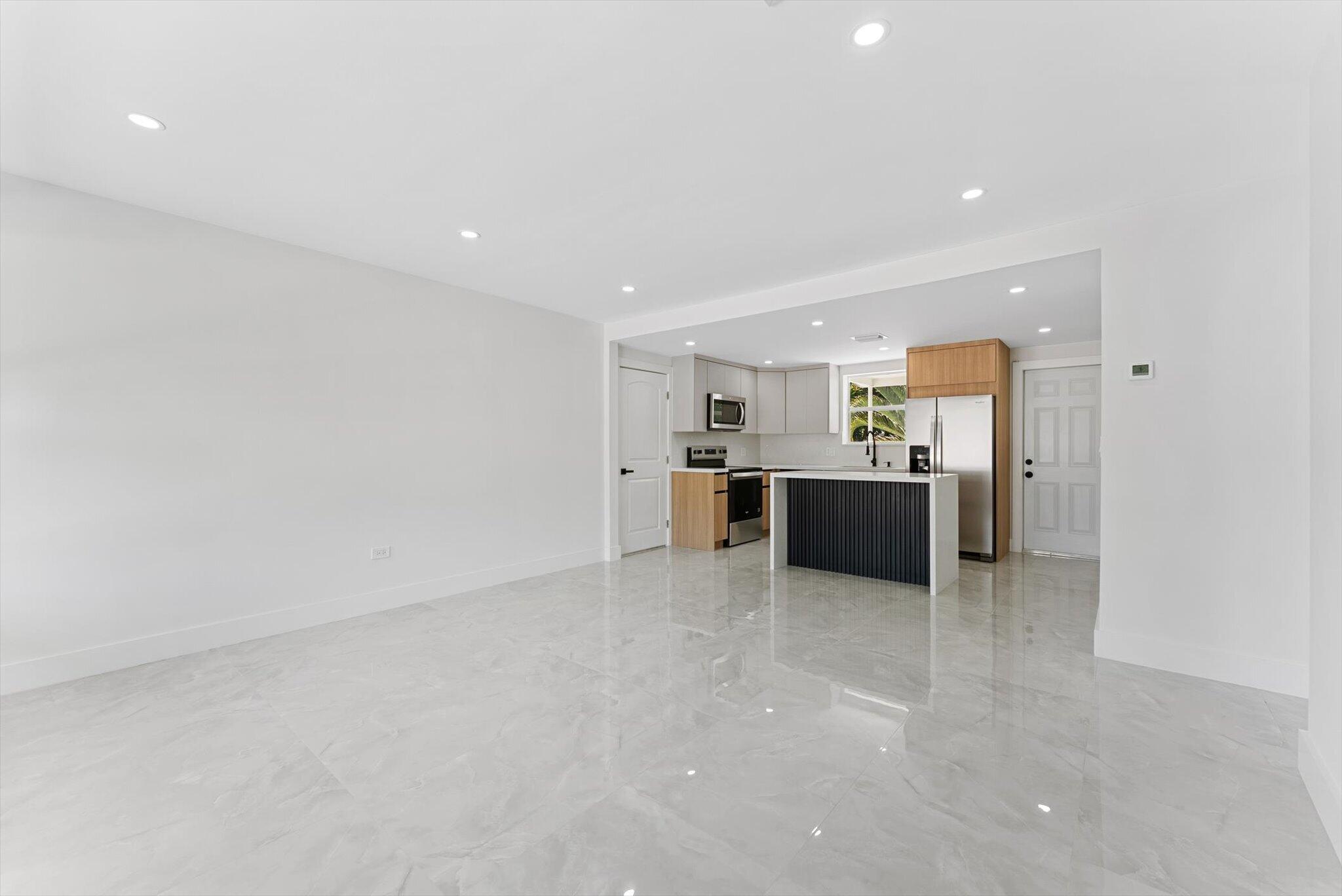 824 S F Street Property Photo 4
