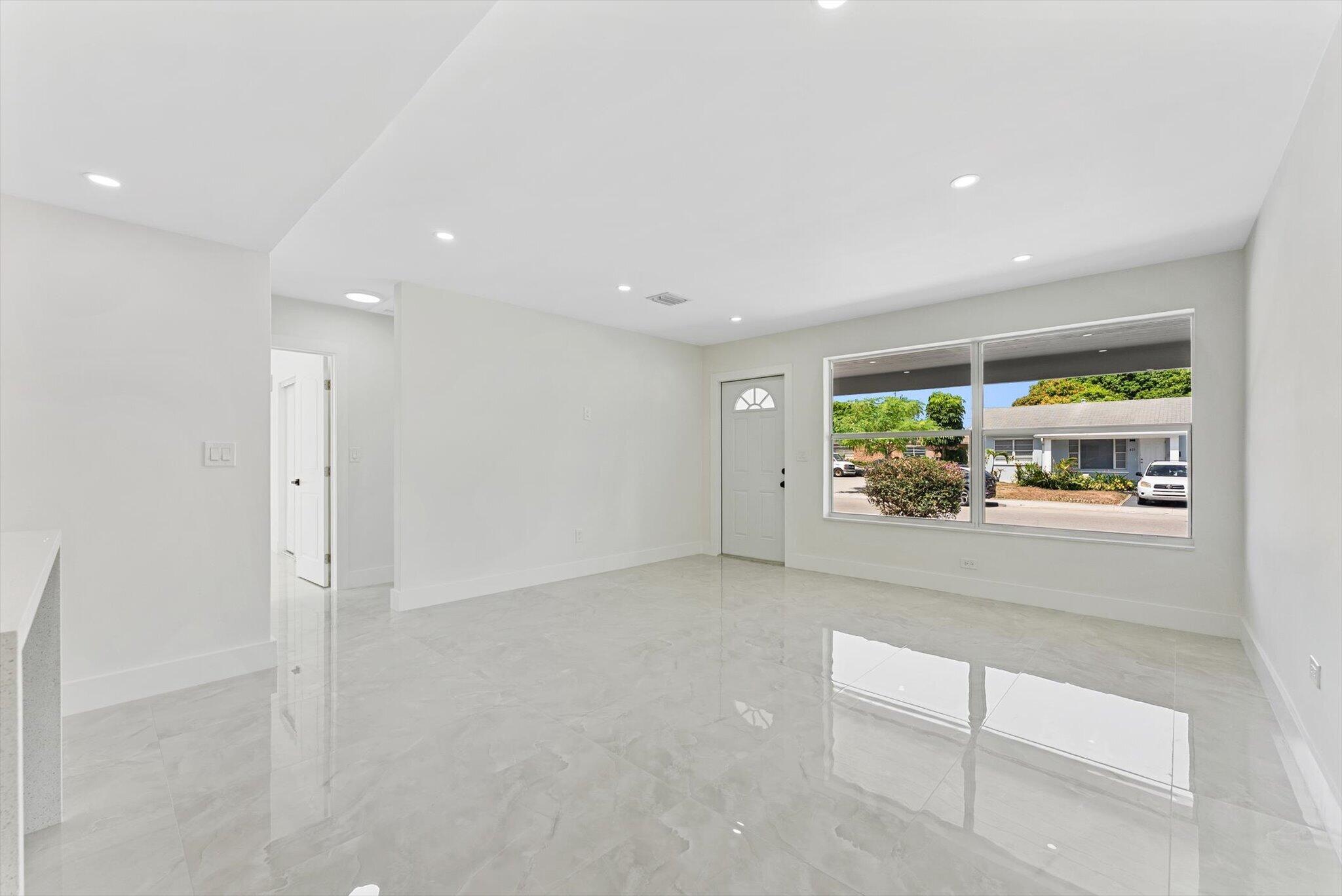 824 S F Street Property Photo 5