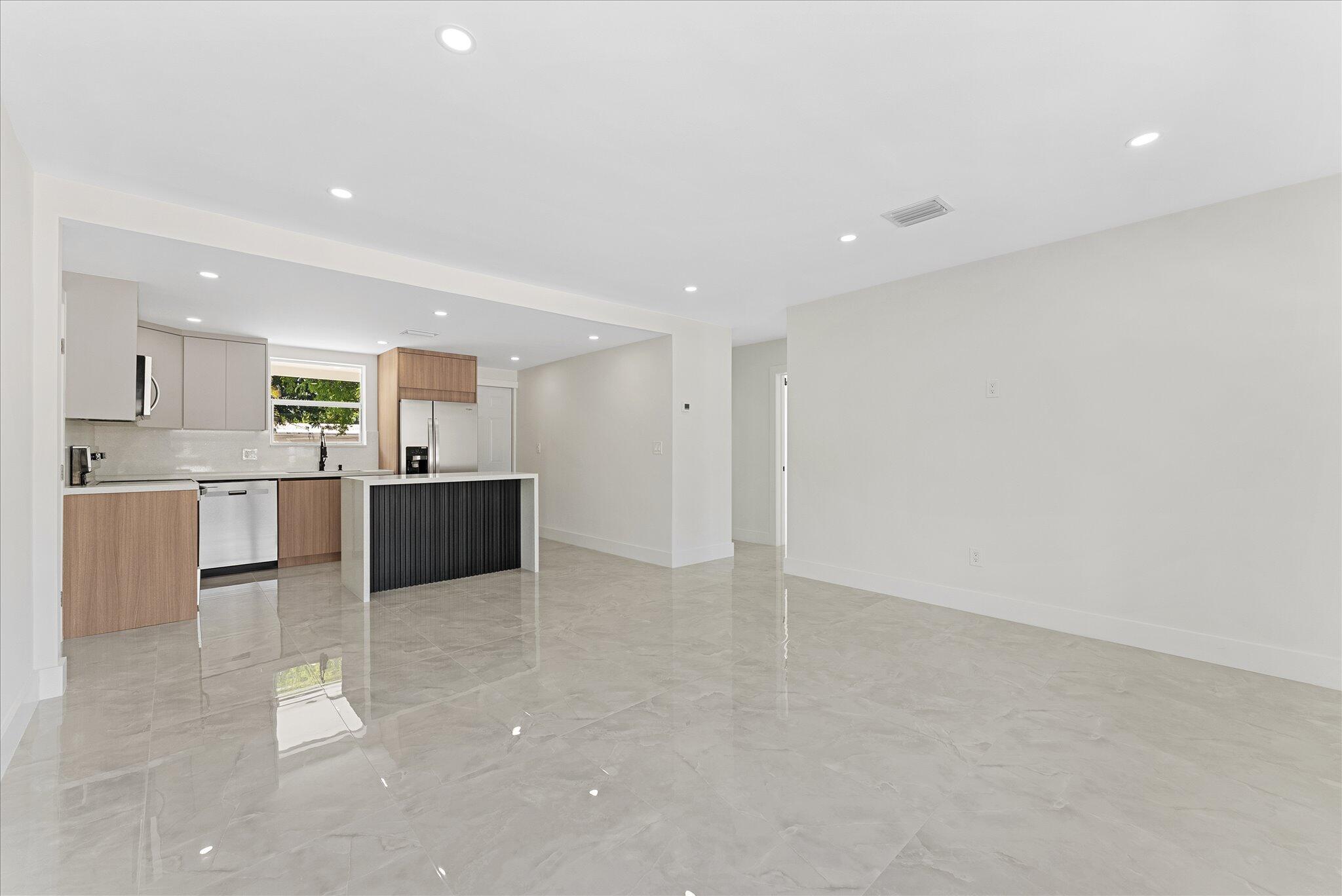 824 S F Street Property Photo 6