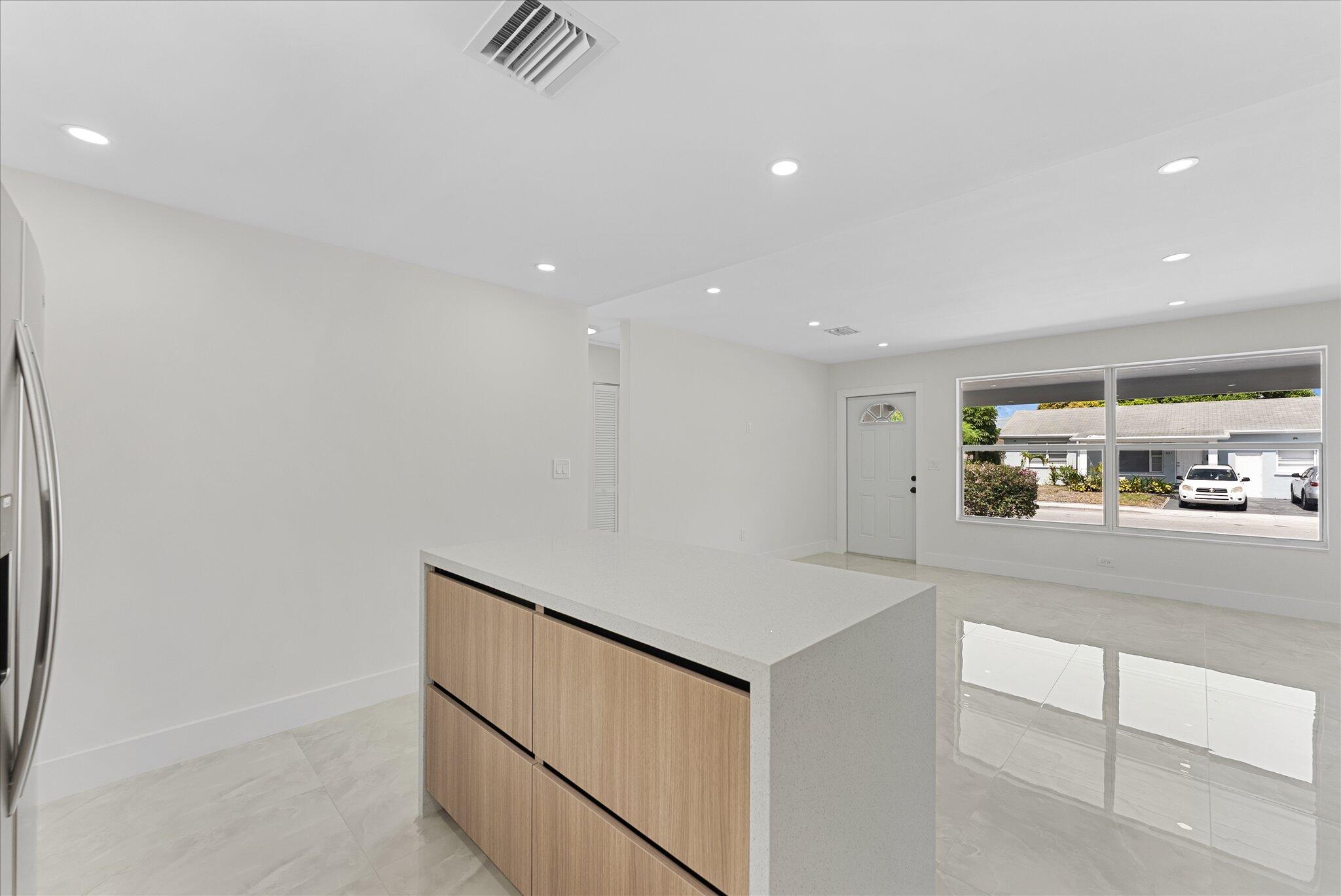 824 S F Street Property Photo 10