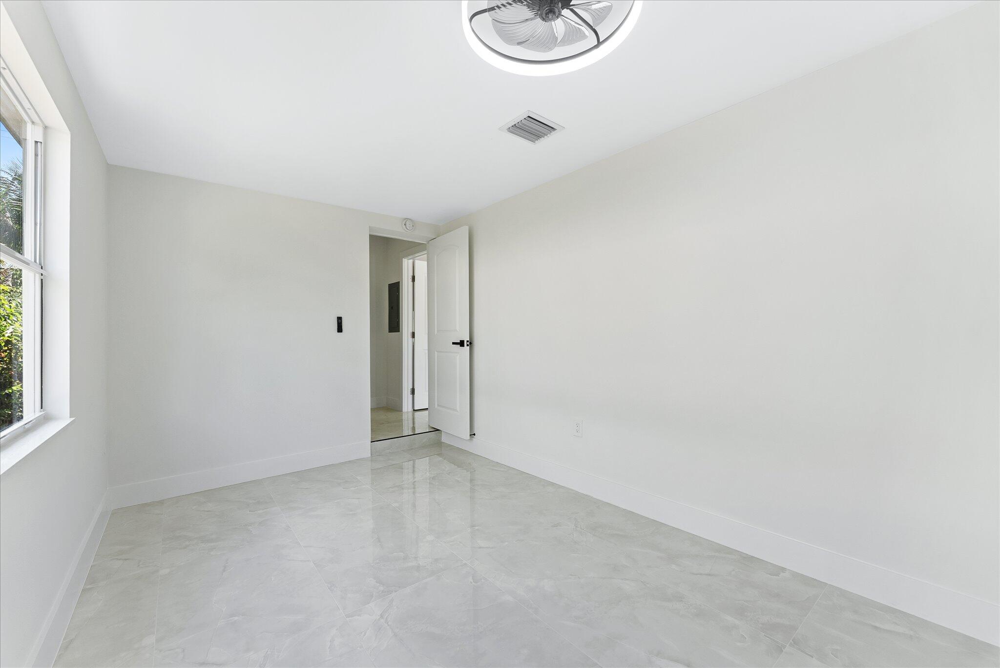 824 S F Street Property Photo 12