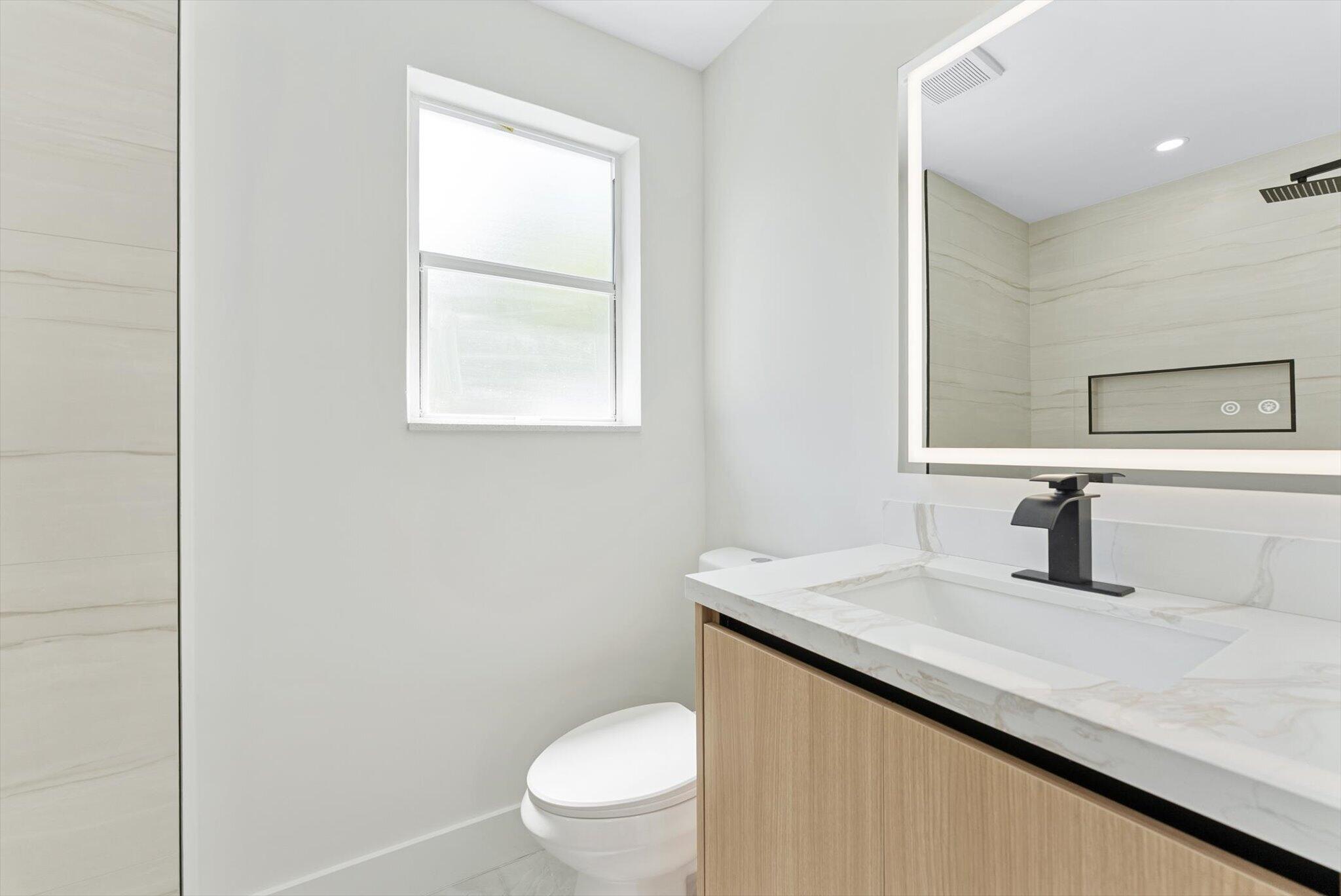 824 S F Street Property Photo 14
