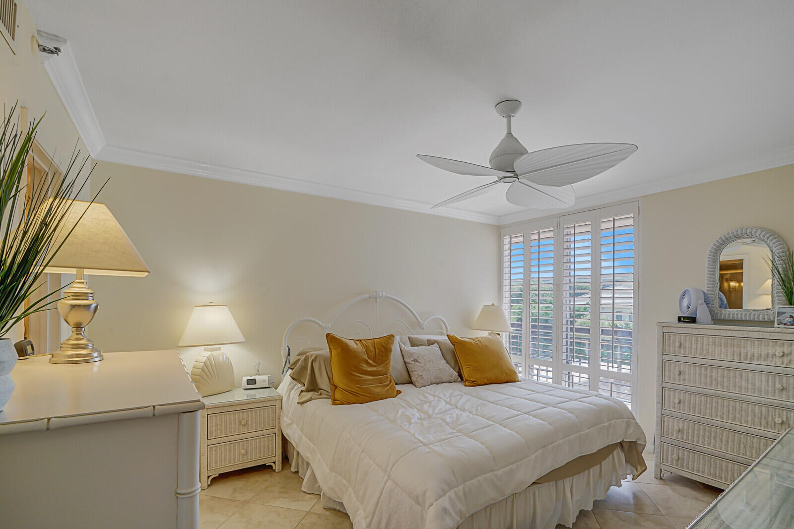 2687 N Ocean Boulevard G-305 Property Photo 19