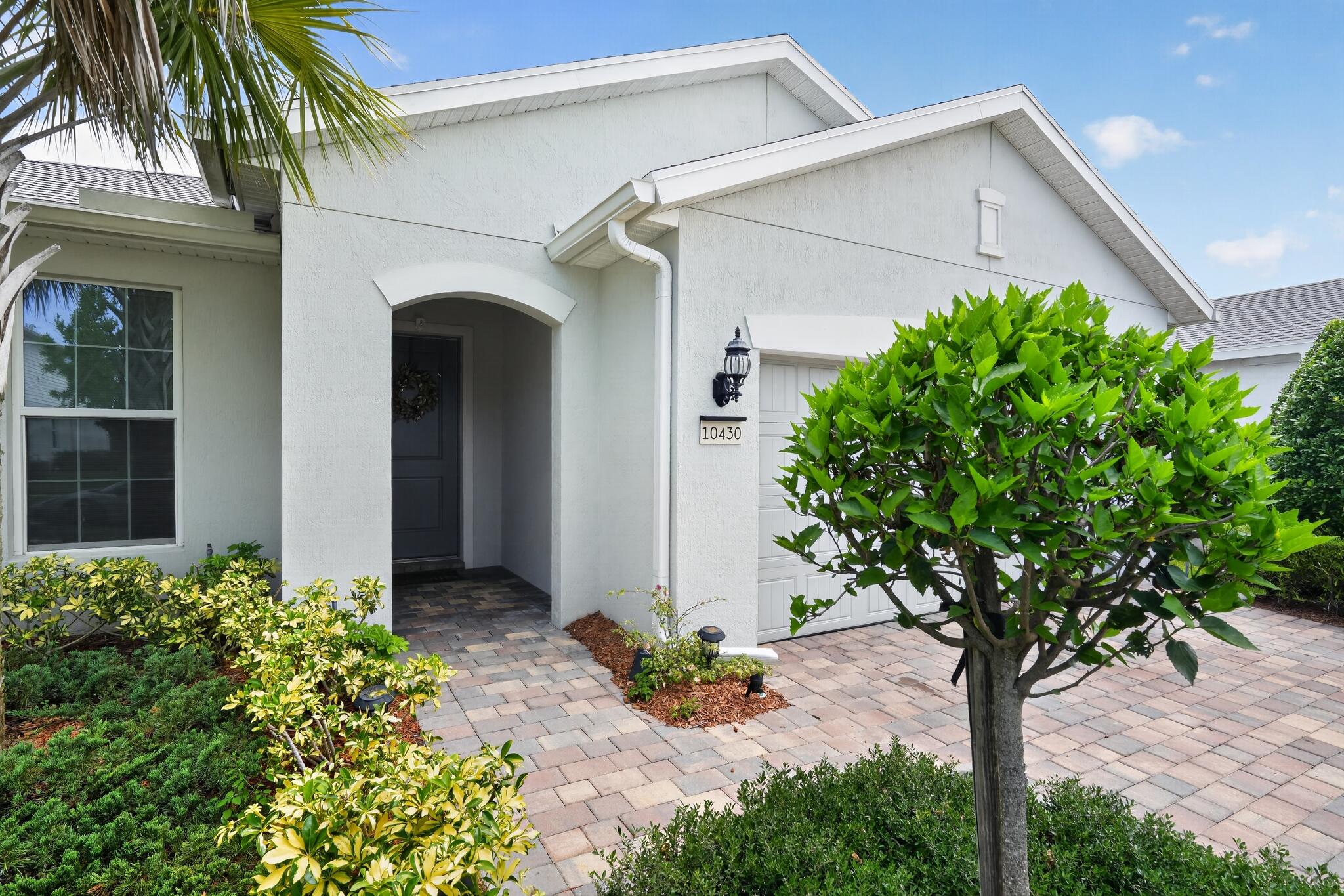 10430 SW Captiva Drive Property Photo 1