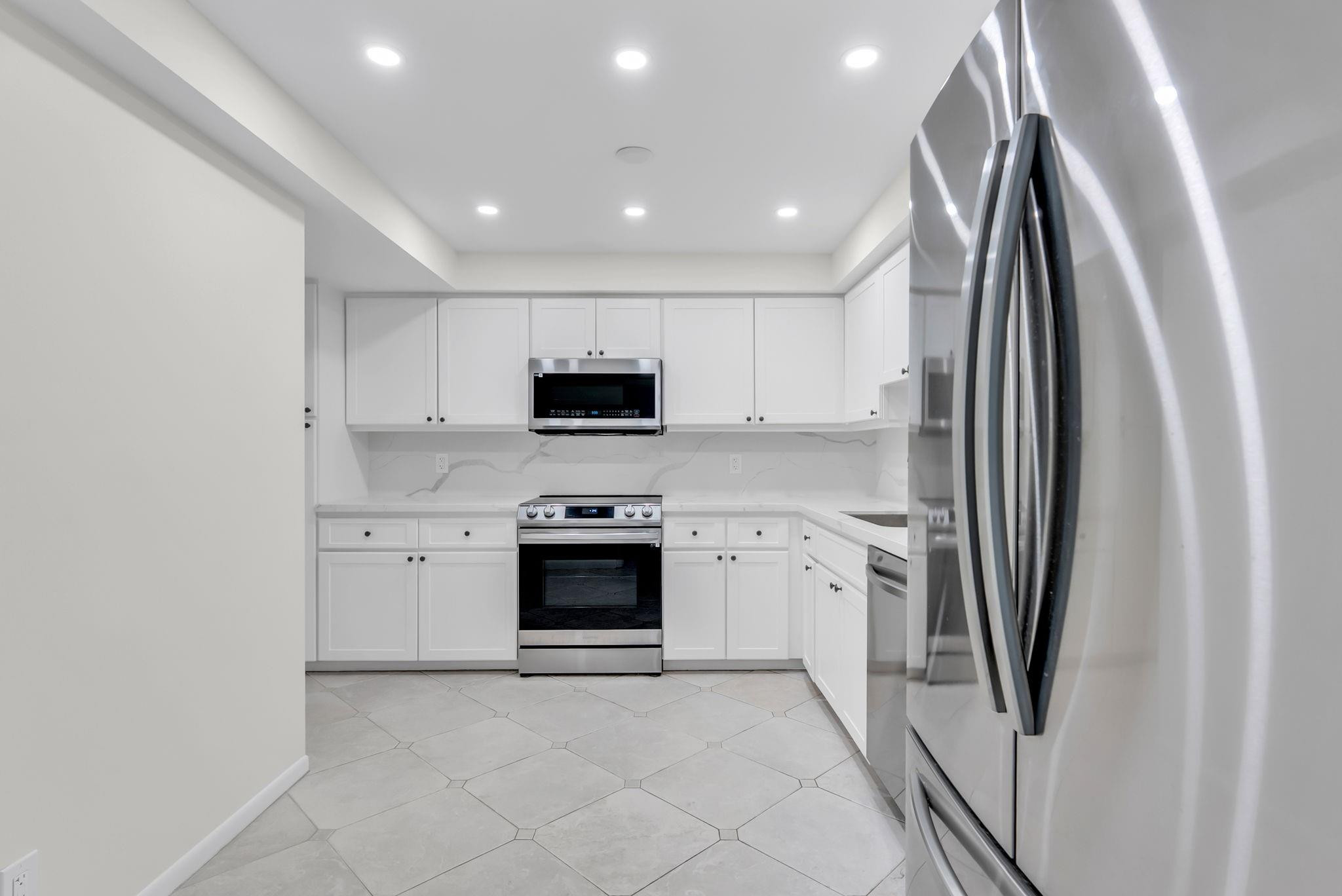 5000 N Ocean Boulevard 908 Property Photo 2