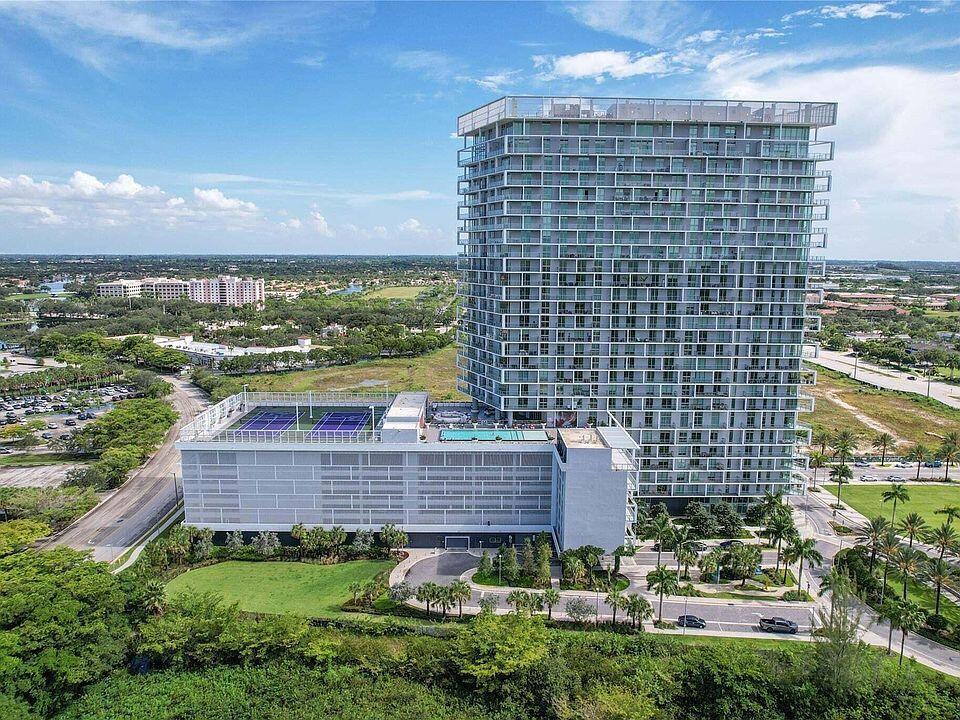 2000 Metropica Way 811 Property Photo 1