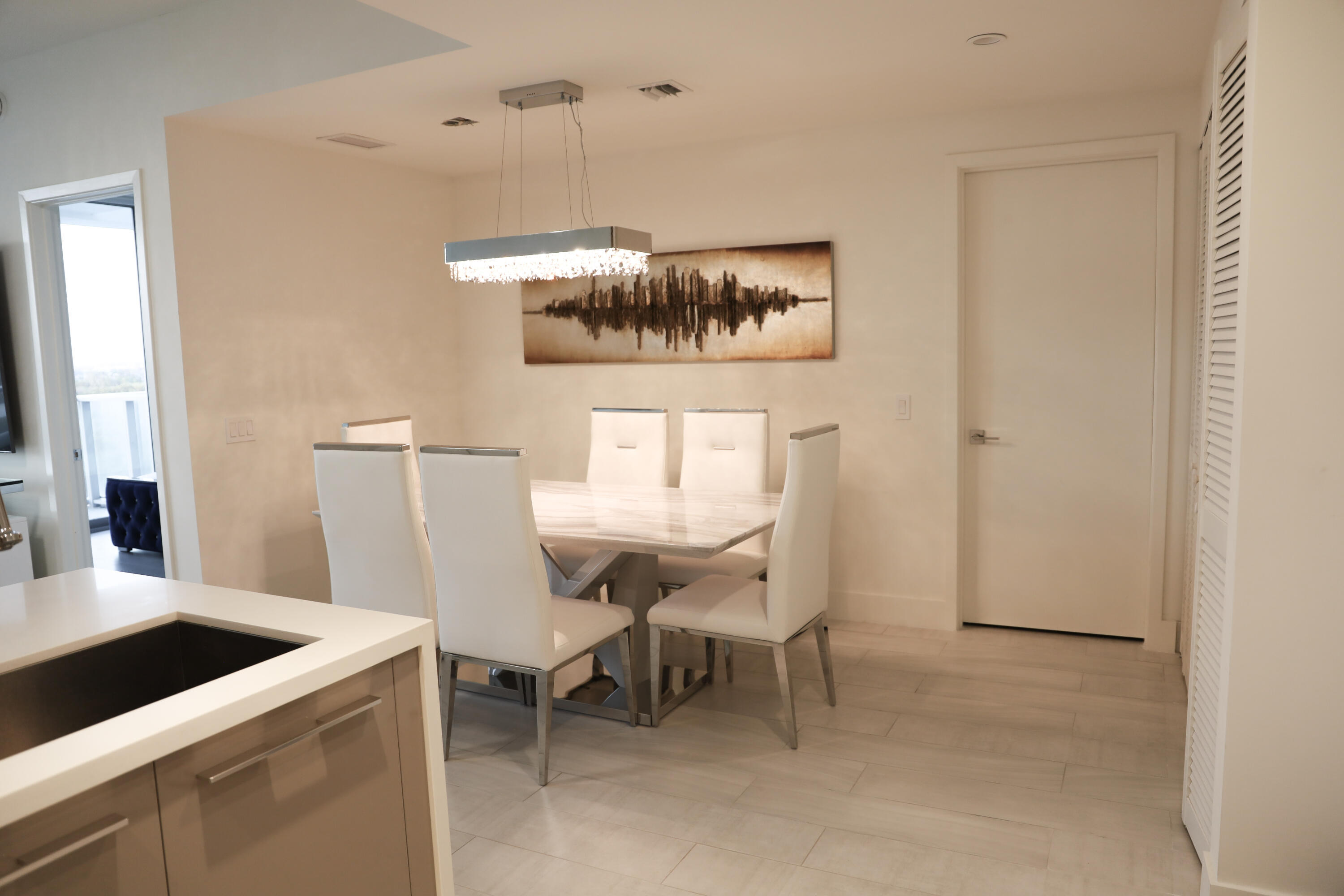 2000 Metropica Way 811 Property Photo 3