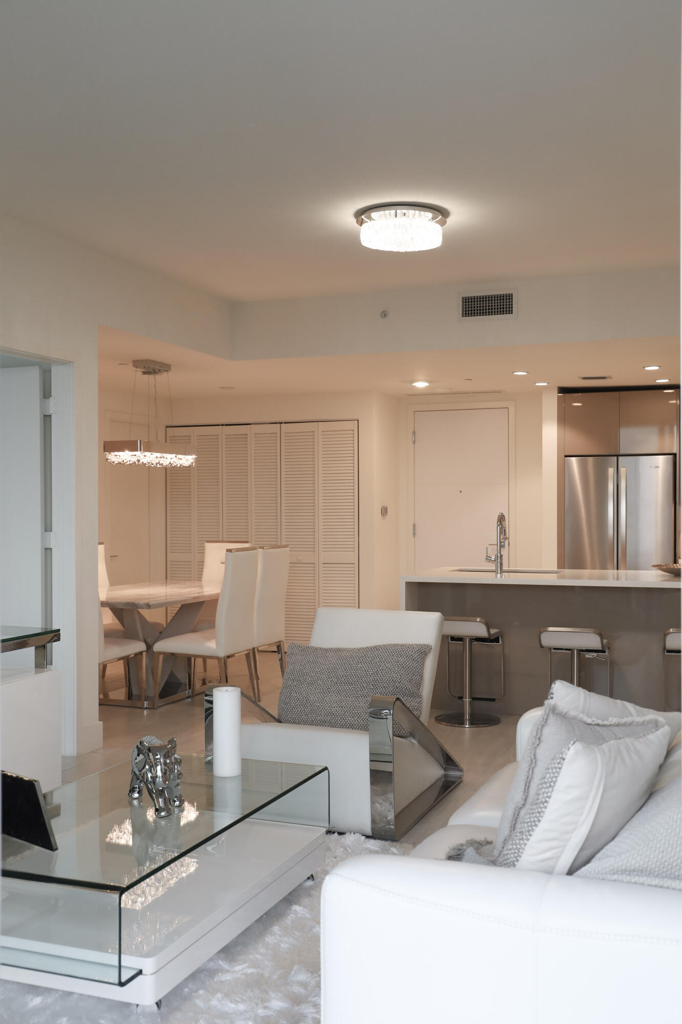 2000 Metropica Way 811 Property Photo 7