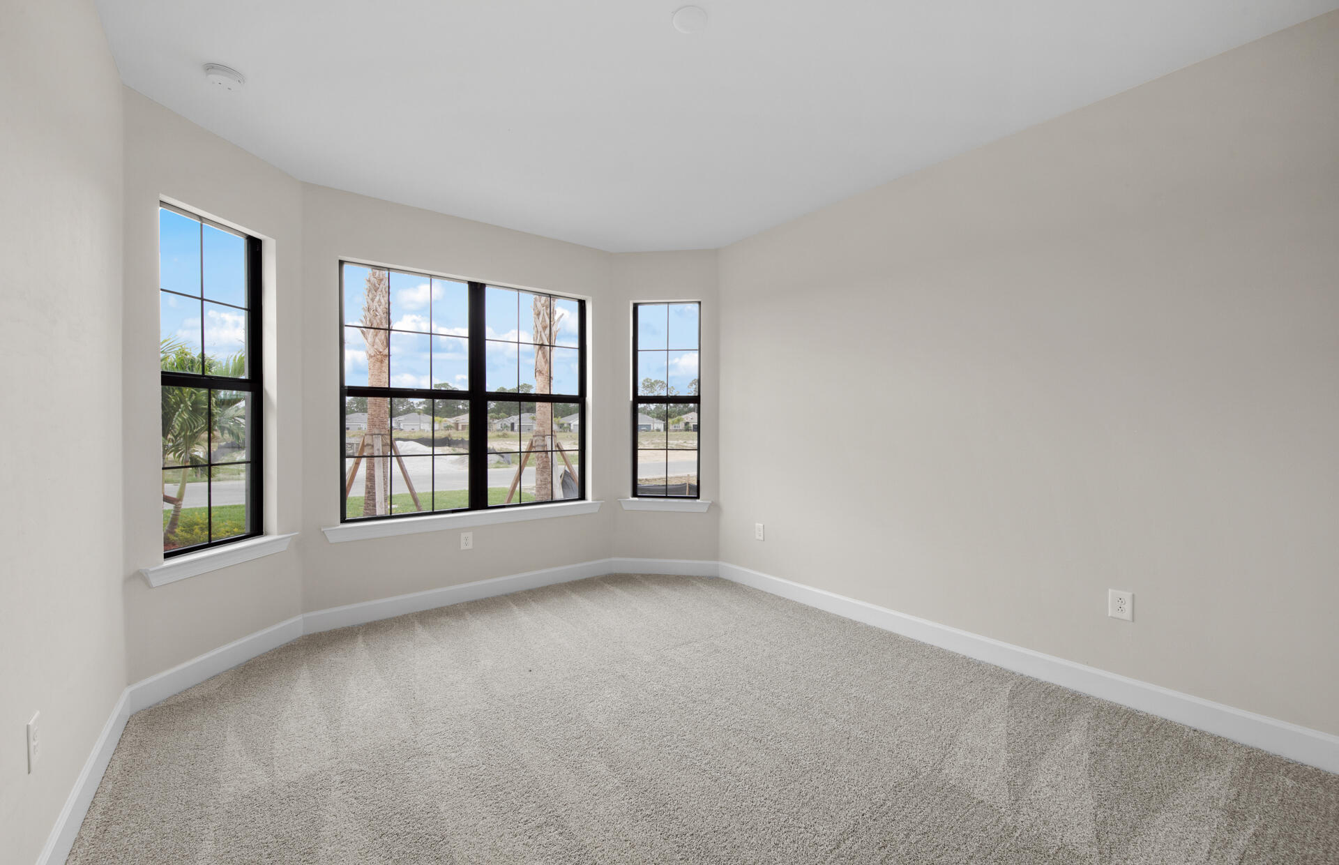3922 E Hampton Circle Property Photo 6