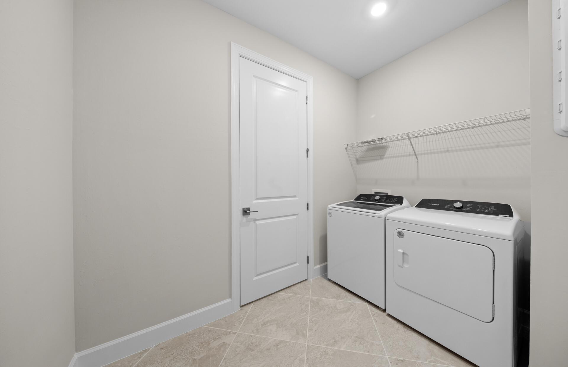 3922 E Hampton Circle Property Photo 9