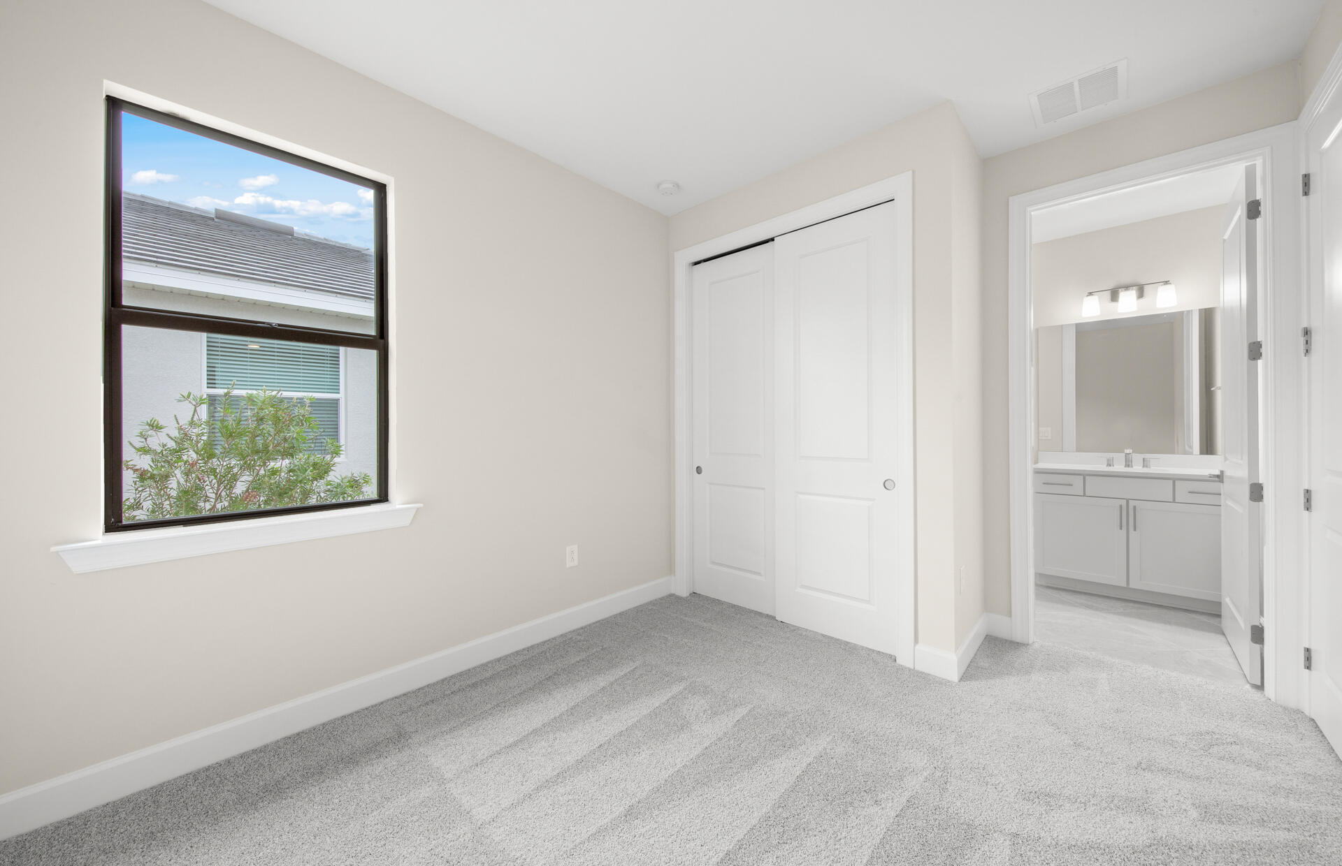 3922 E Hampton Circle Property Photo 11