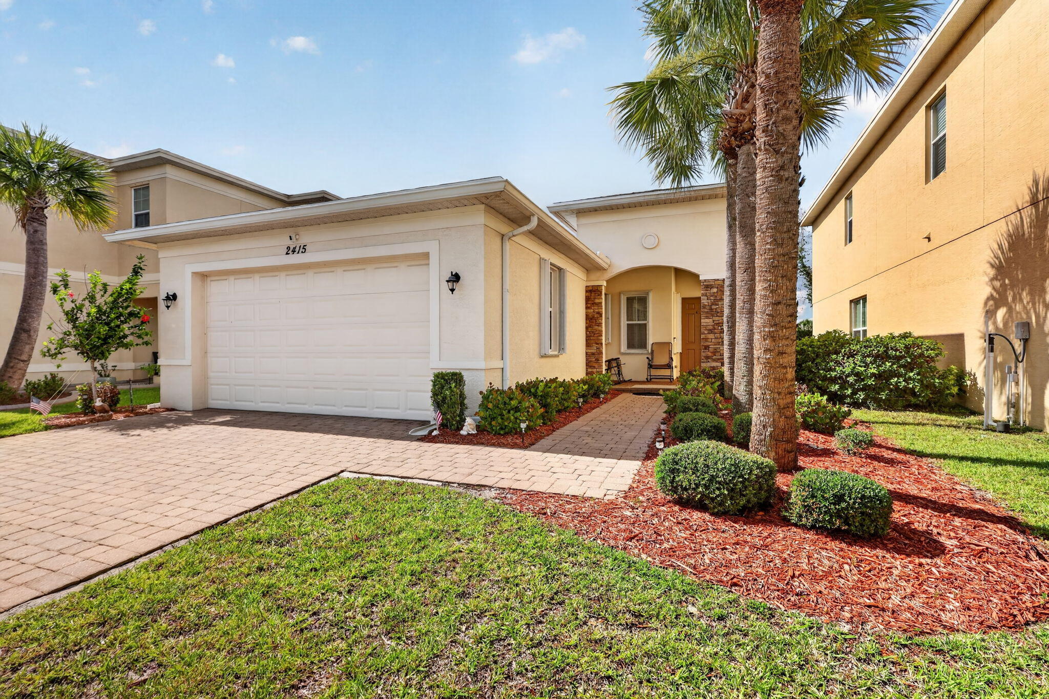 2415 Nw Padova Street Property Photo 1