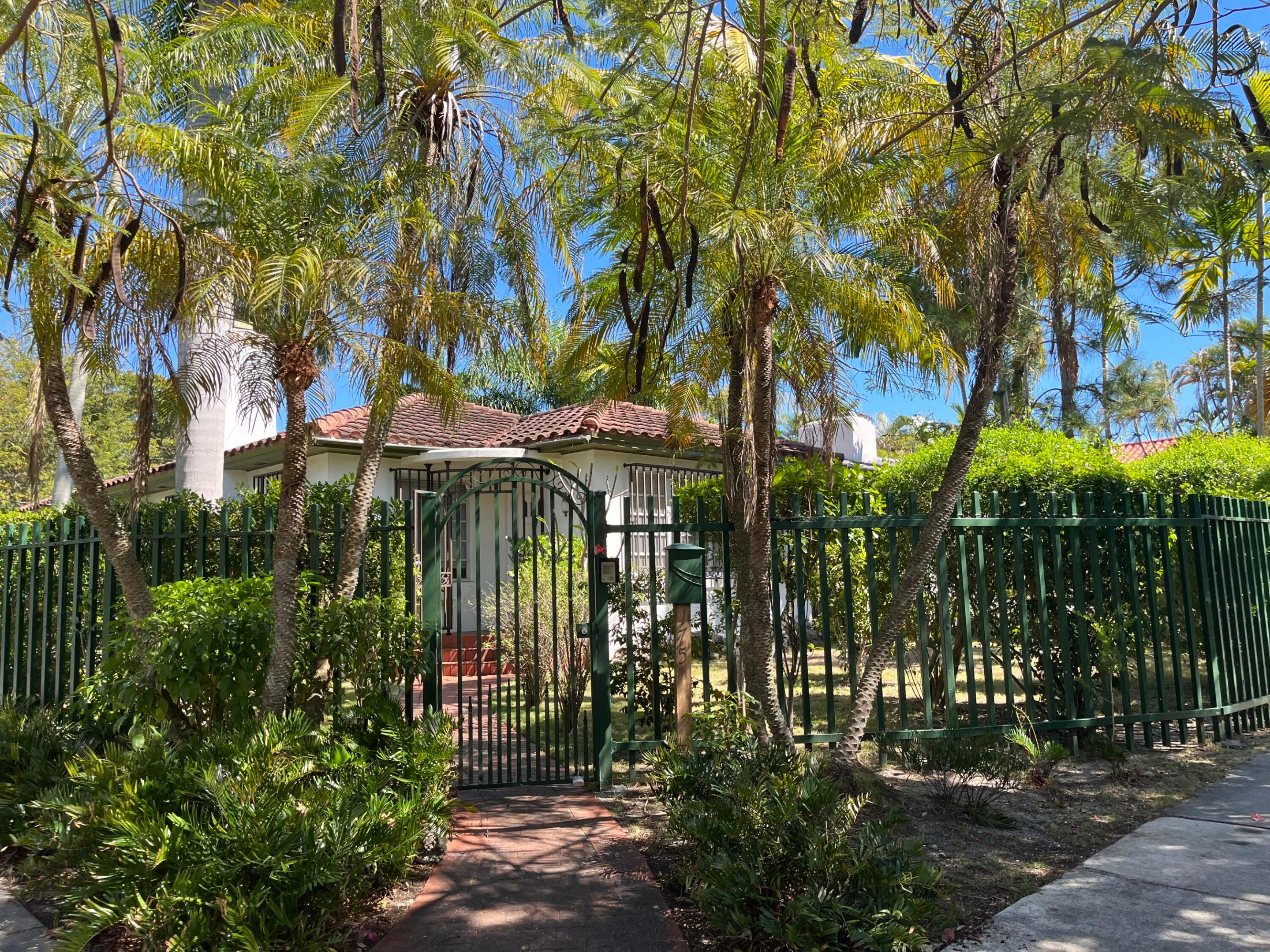 175 SW 25th Road Property Photo 1