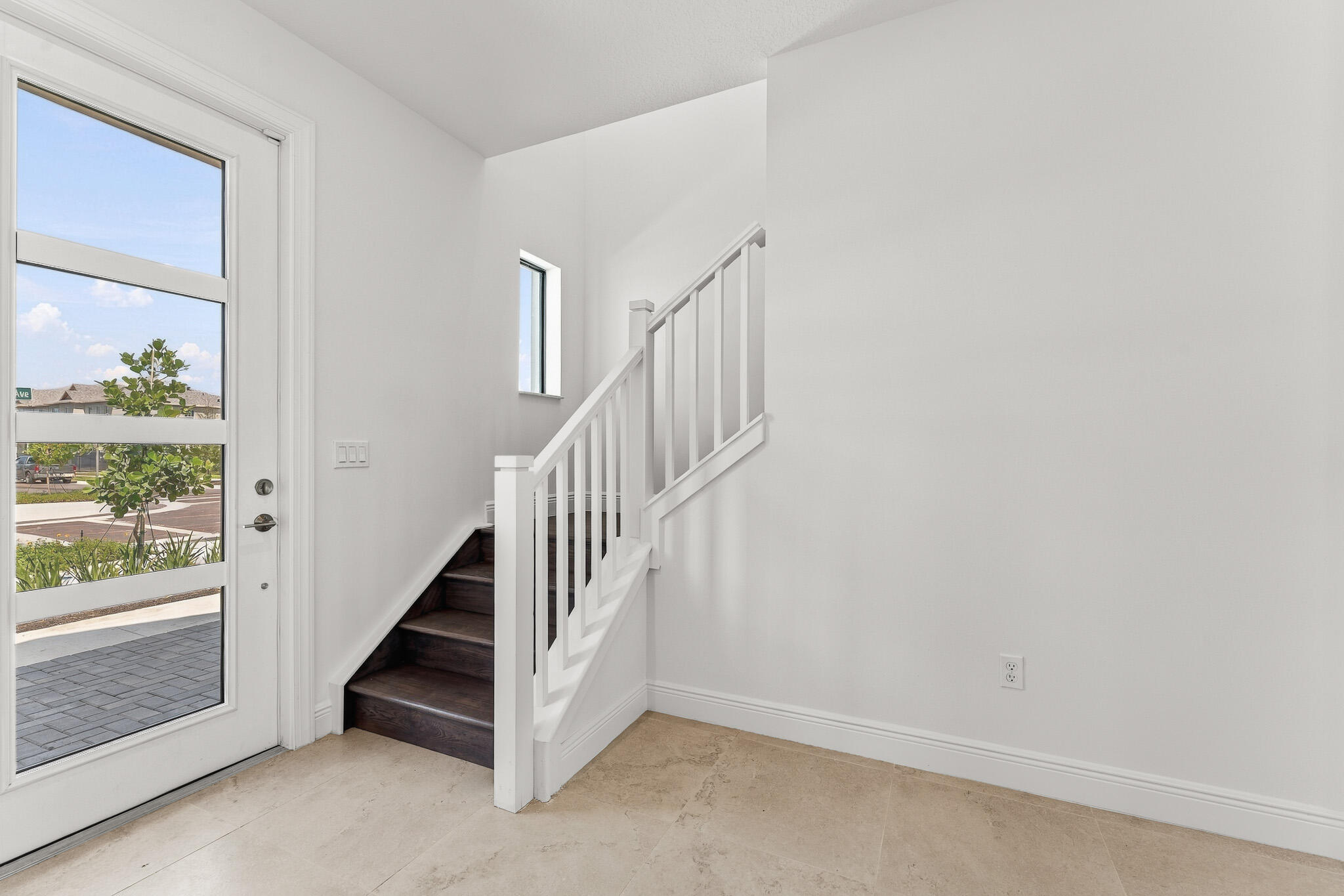 921 Sw Newfield Avenue Property Photo 2