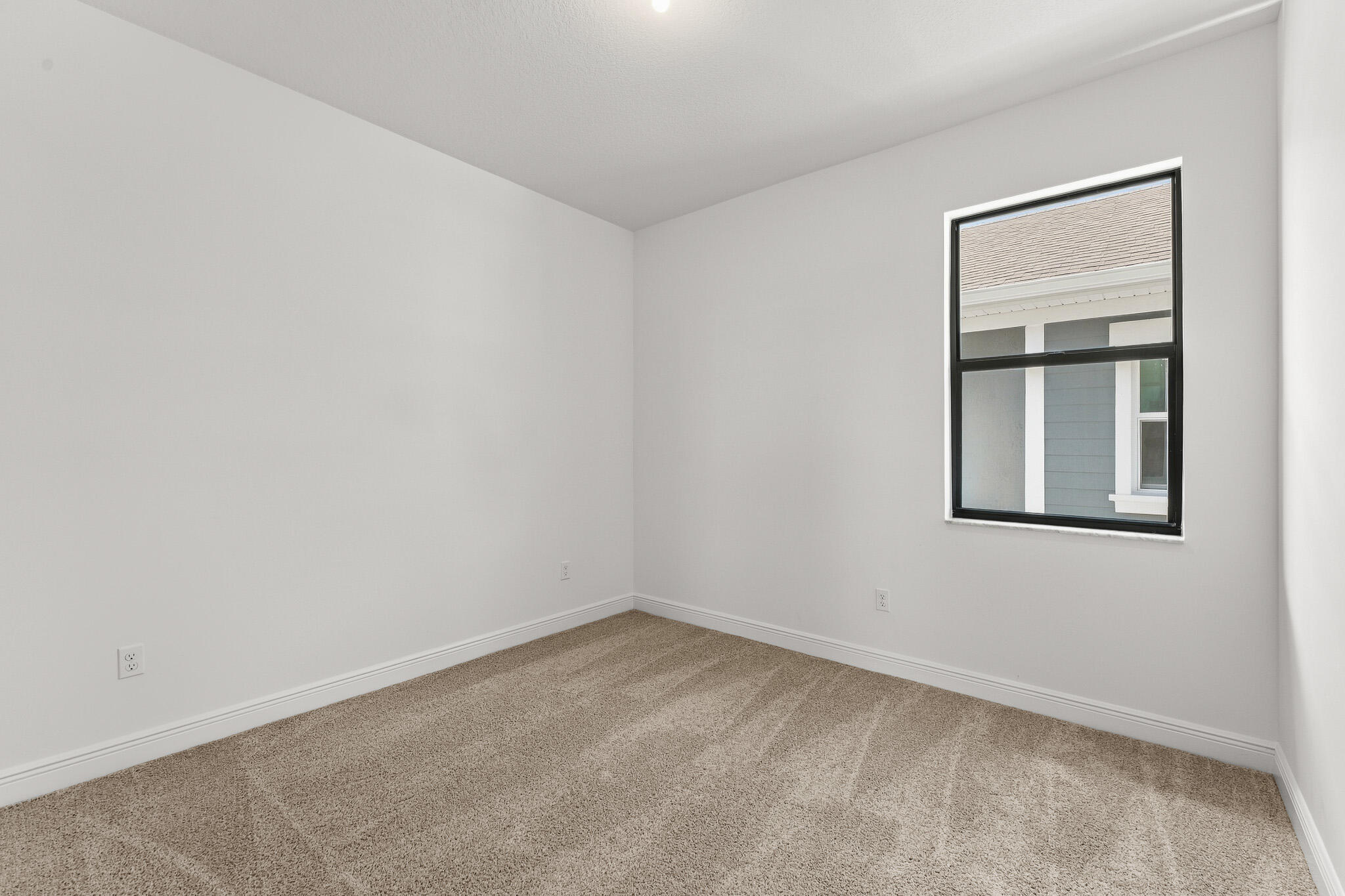 921 Sw Newfield Avenue Property Photo 10