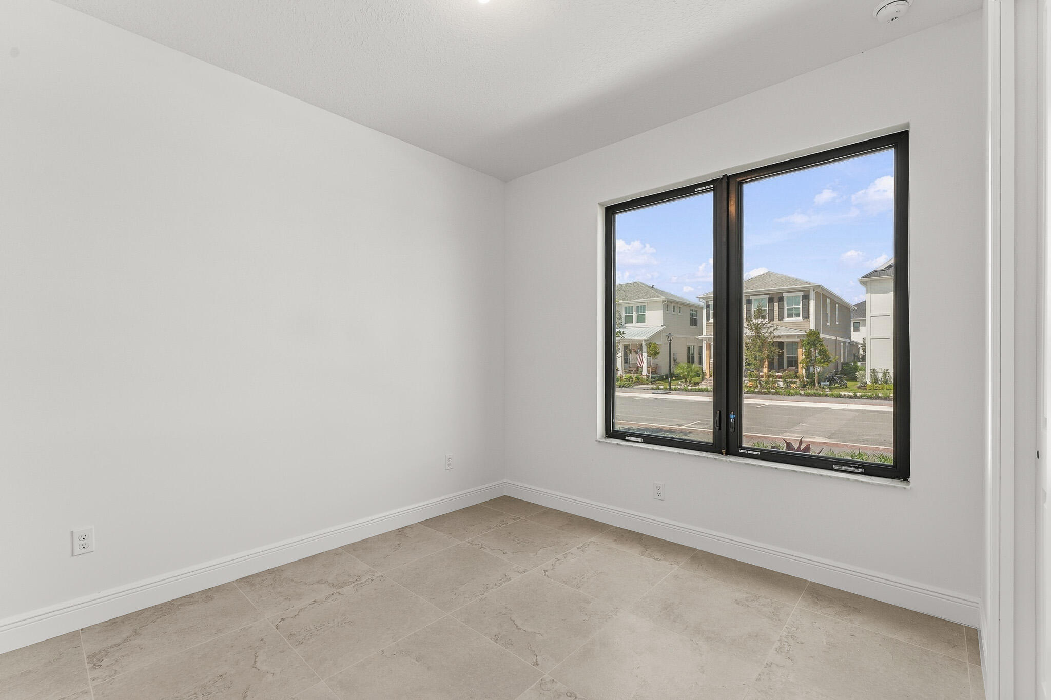 921 Sw Newfield Avenue Property Photo 12