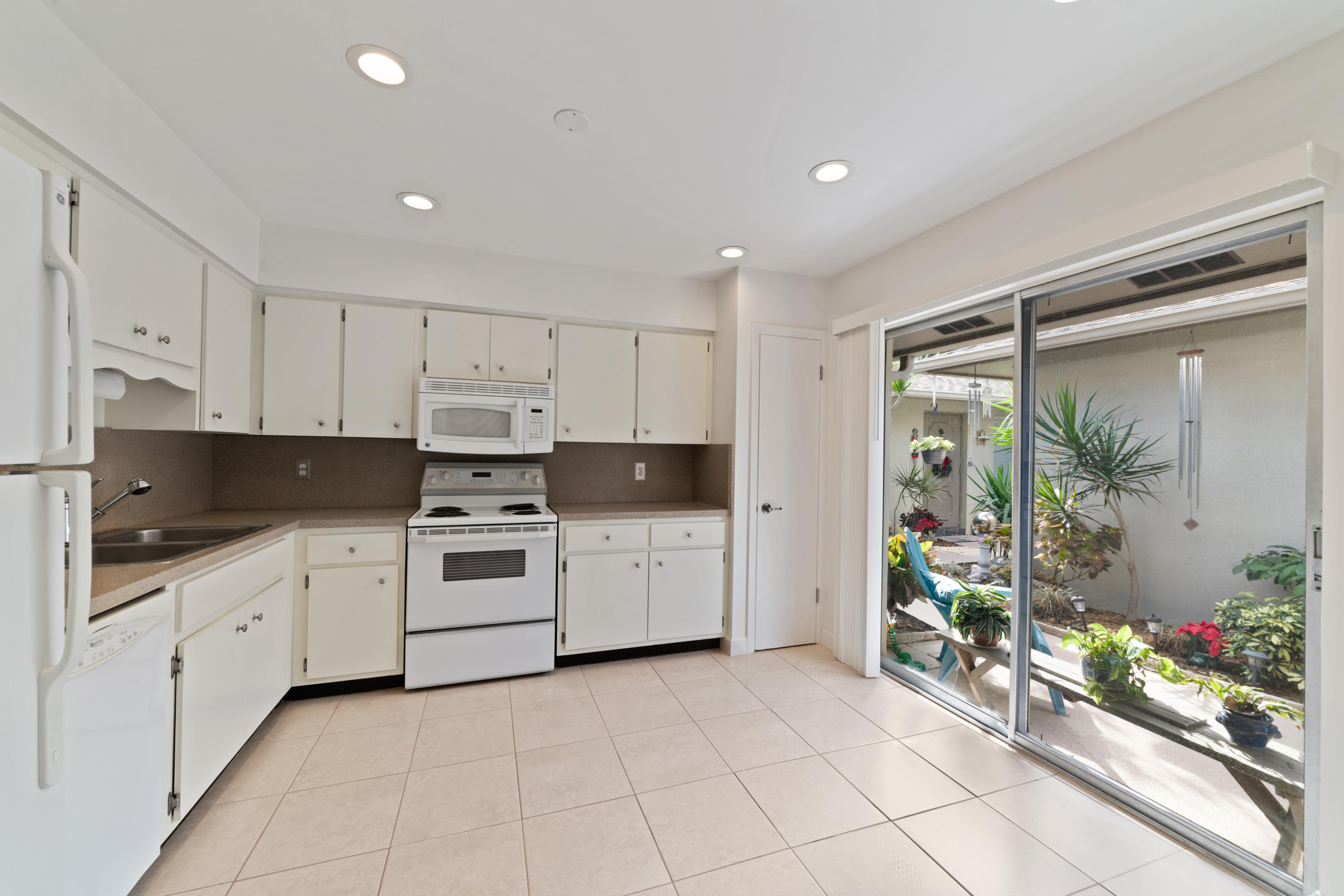 2016 Joy-rene Lane Property Photo 16