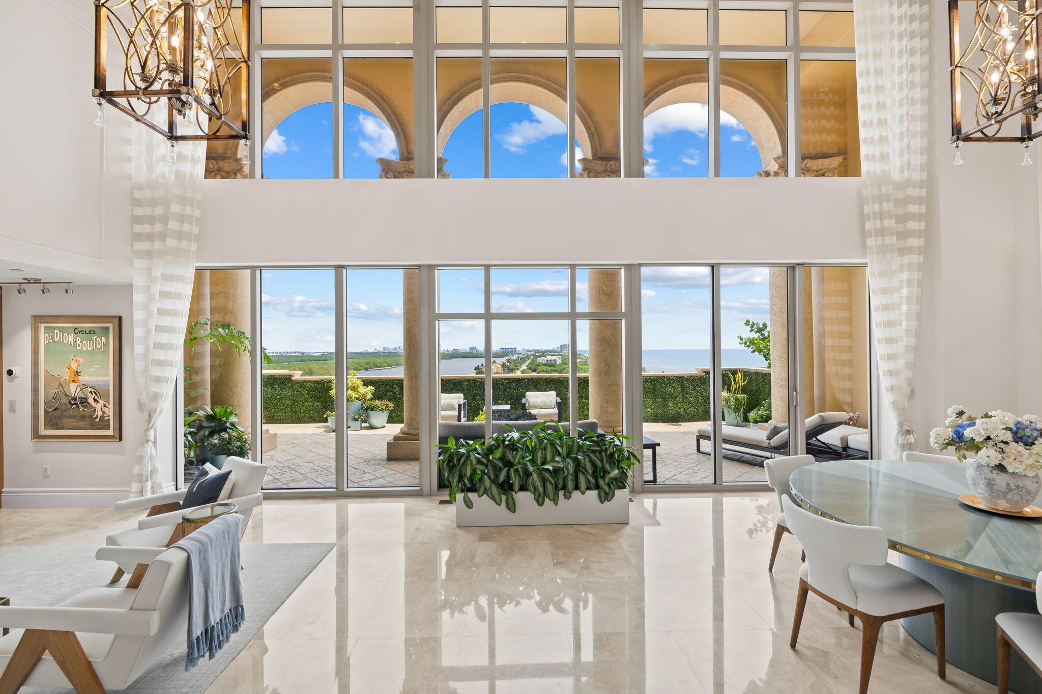 3501 N Ocean Drive Ph 7 Property Photo 4