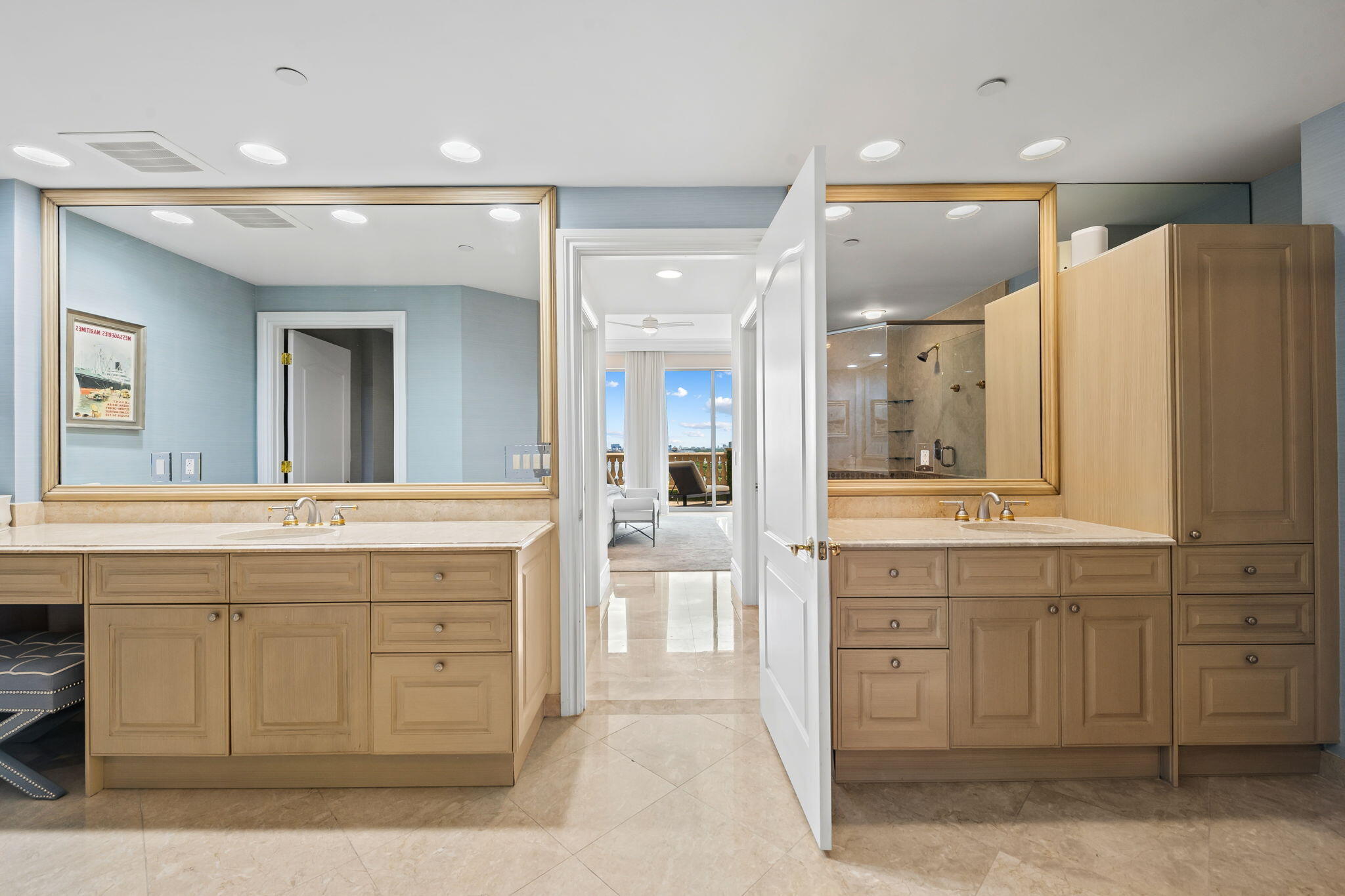 3501 N Ocean Drive Ph 7 Property Photo 27