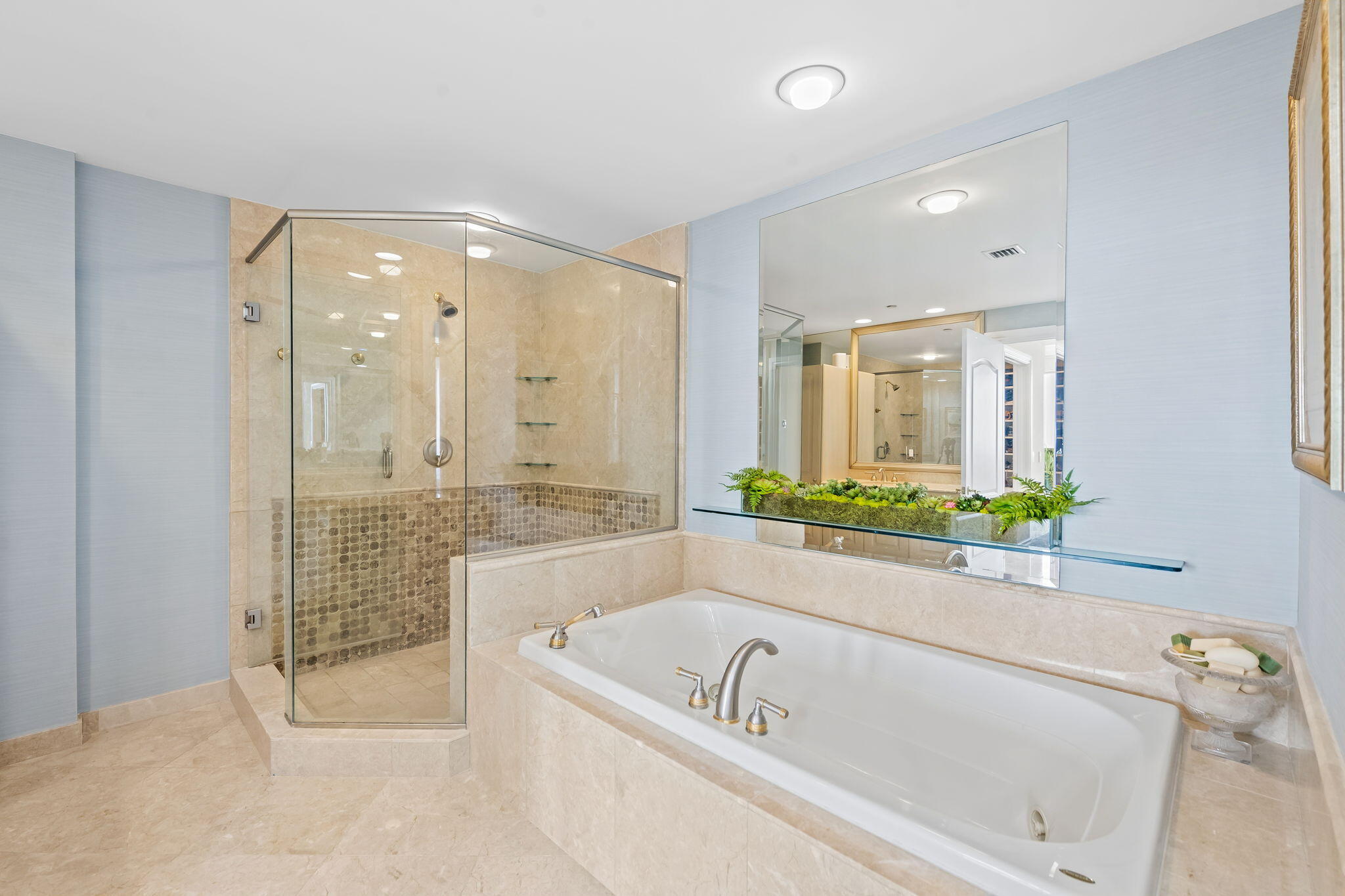3501 N Ocean Drive Ph 7 Property Photo 28