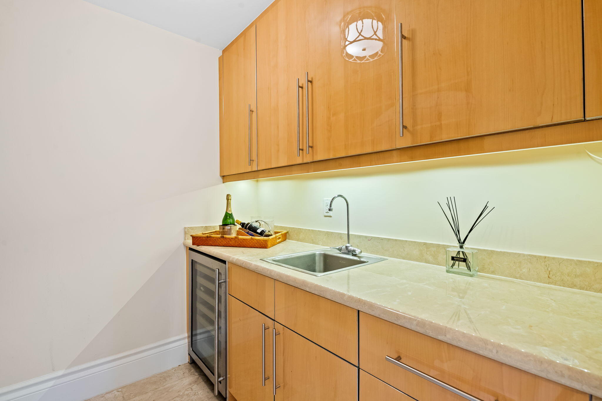 3501 N Ocean Drive Ph 7 Property Photo 33