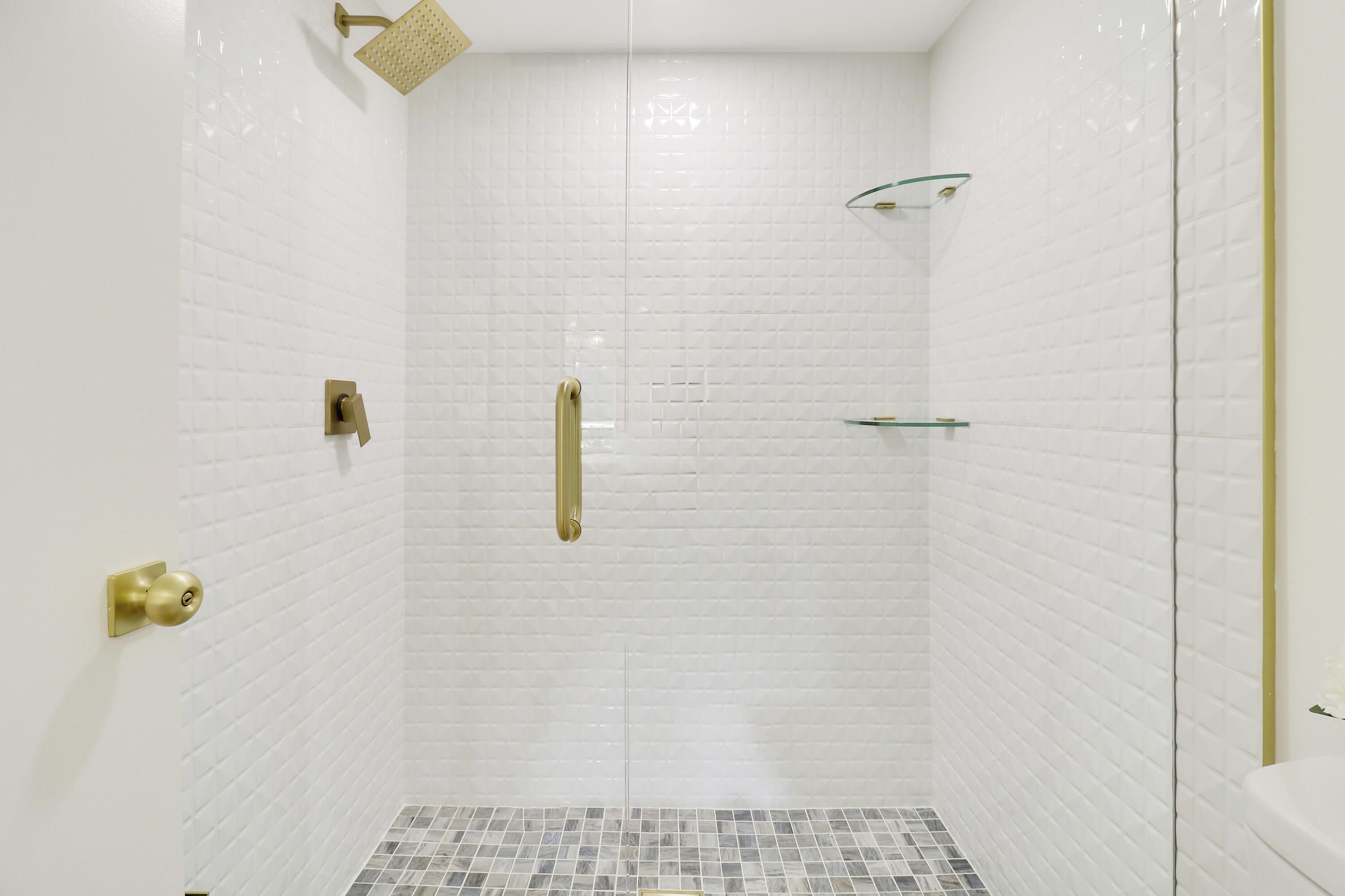 1001 Pinecrest Circle C Property Photo 17