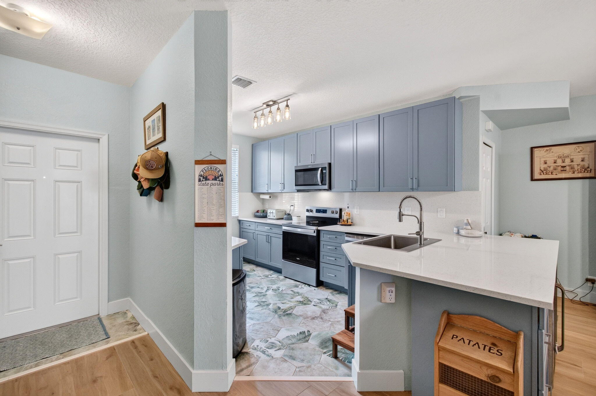 311 Bayfront Drive Property Photo 11